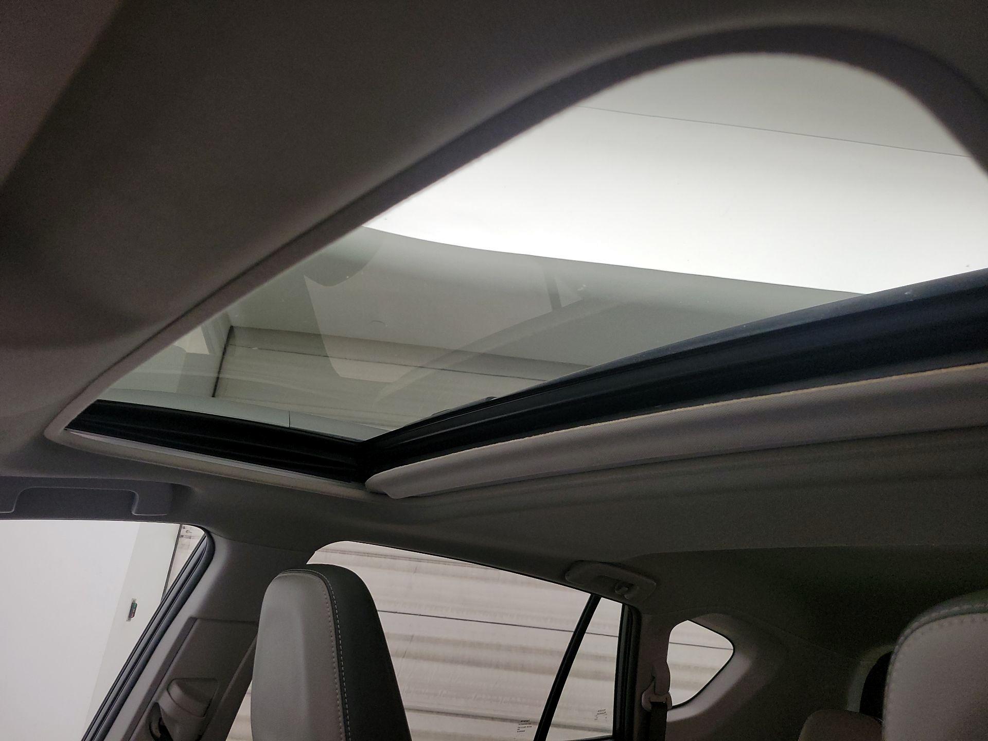 Thumbnail: 2015 Toyota RAV4 - 20
