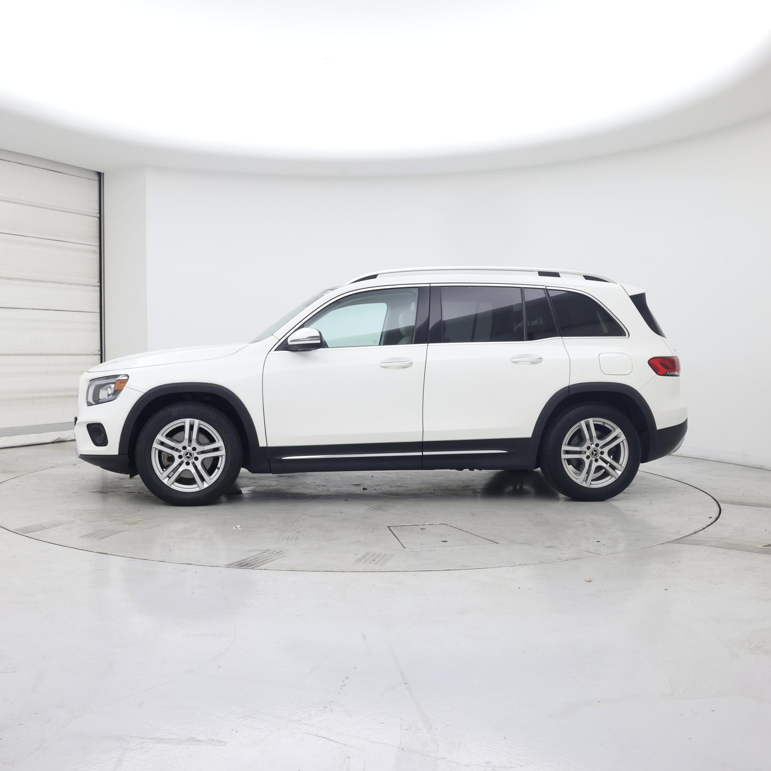 Thumbnail: 2020 Mercedes-Benz GLB - 3