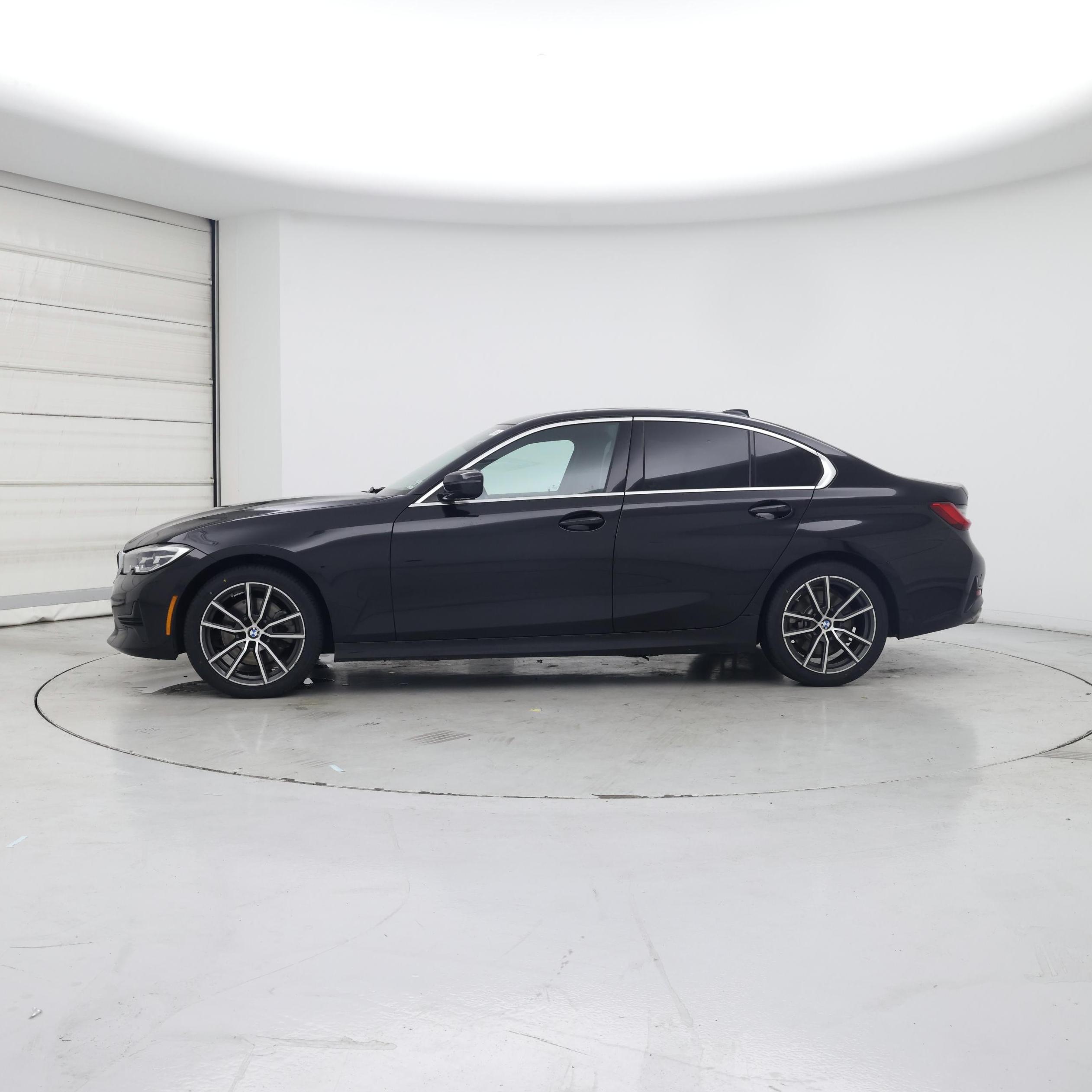 Thumbnail: 2021 BMW 3 Series - 3
