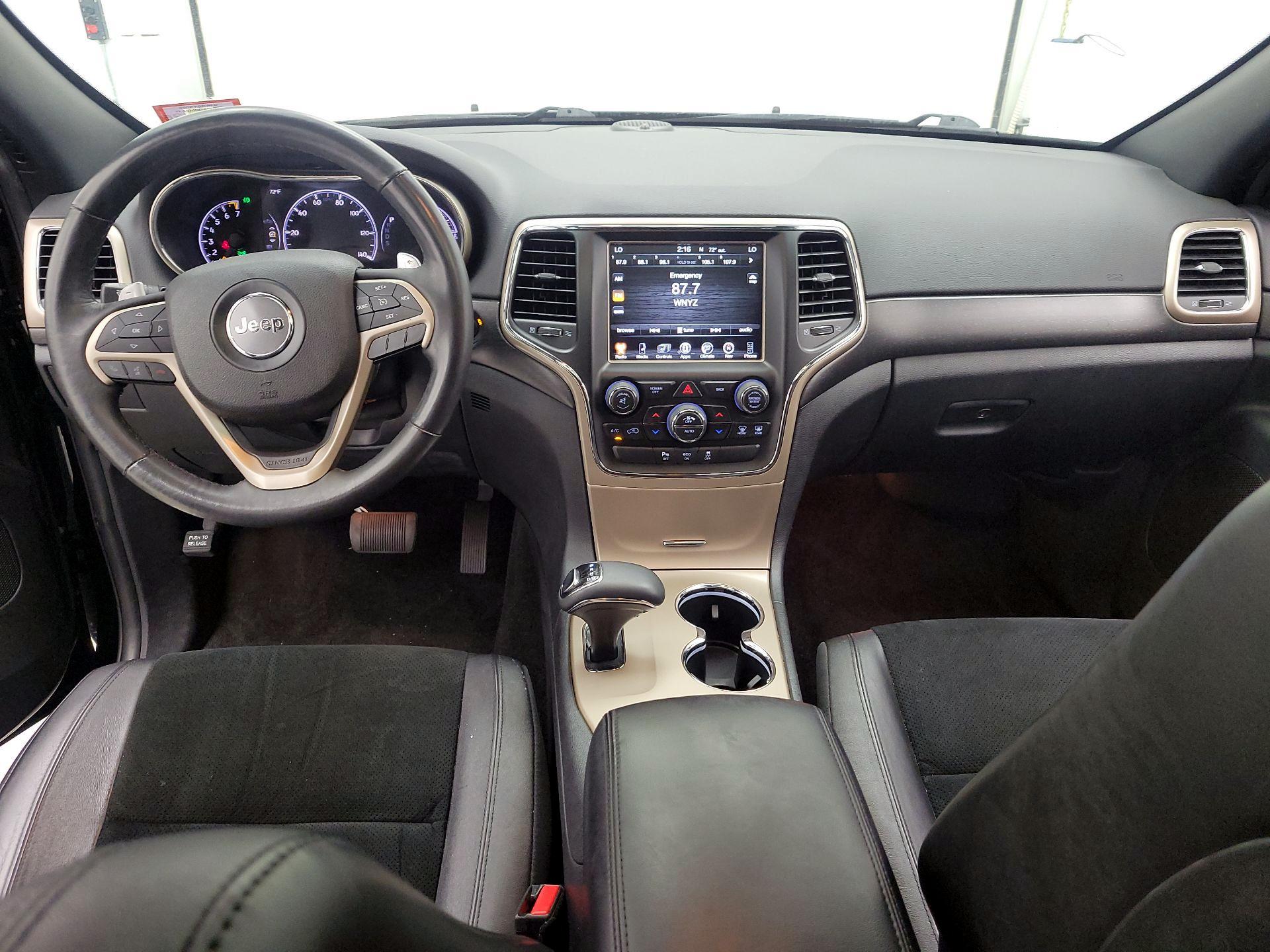 Thumbnail: 2015 Jeep Grand Cherokee - 9