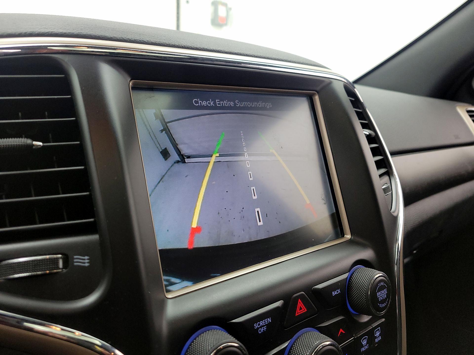 Thumbnail: 2015 Jeep Grand Cherokee - 14