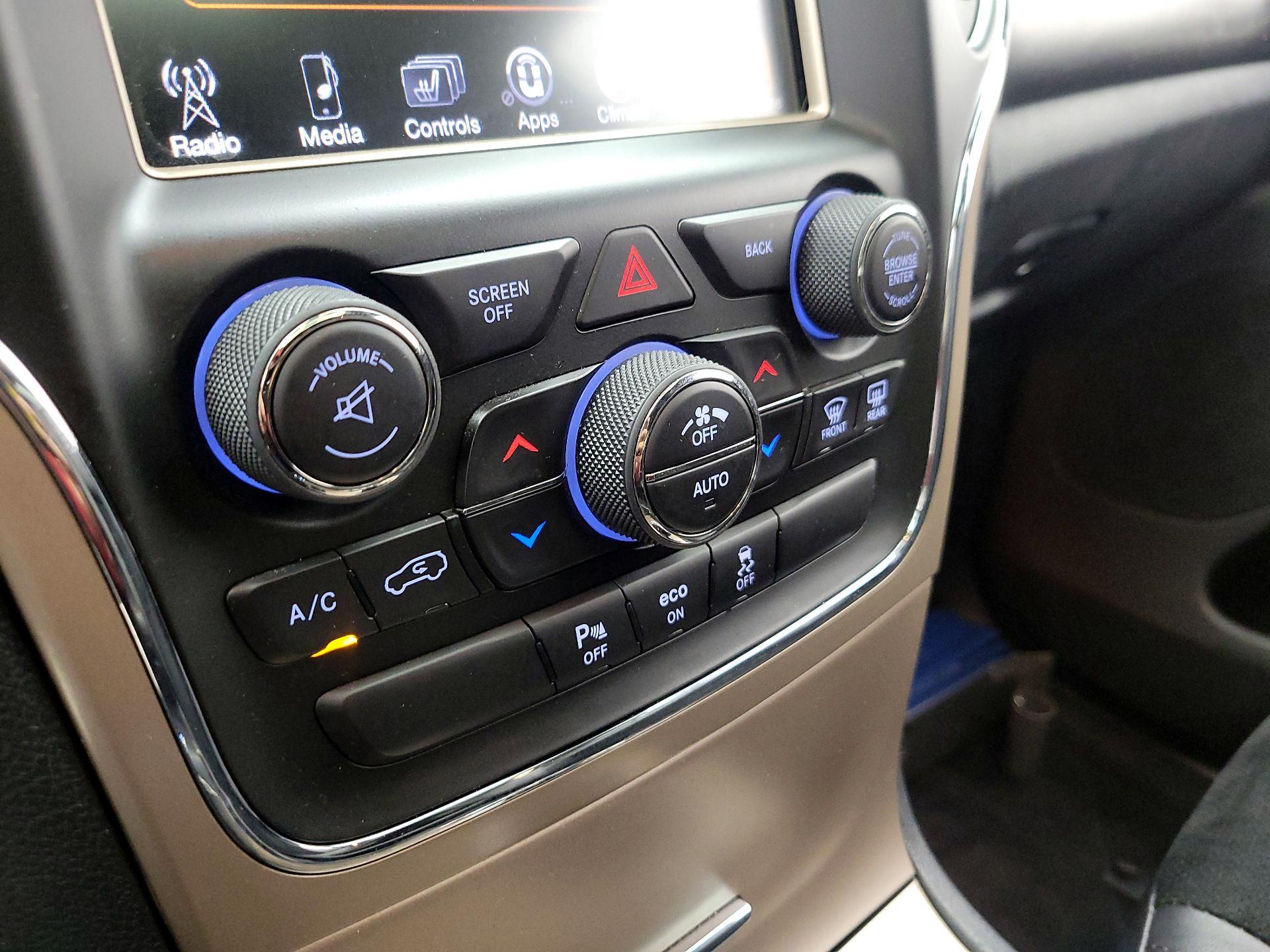 Thumbnail: 2015 Jeep Grand Cherokee - 16