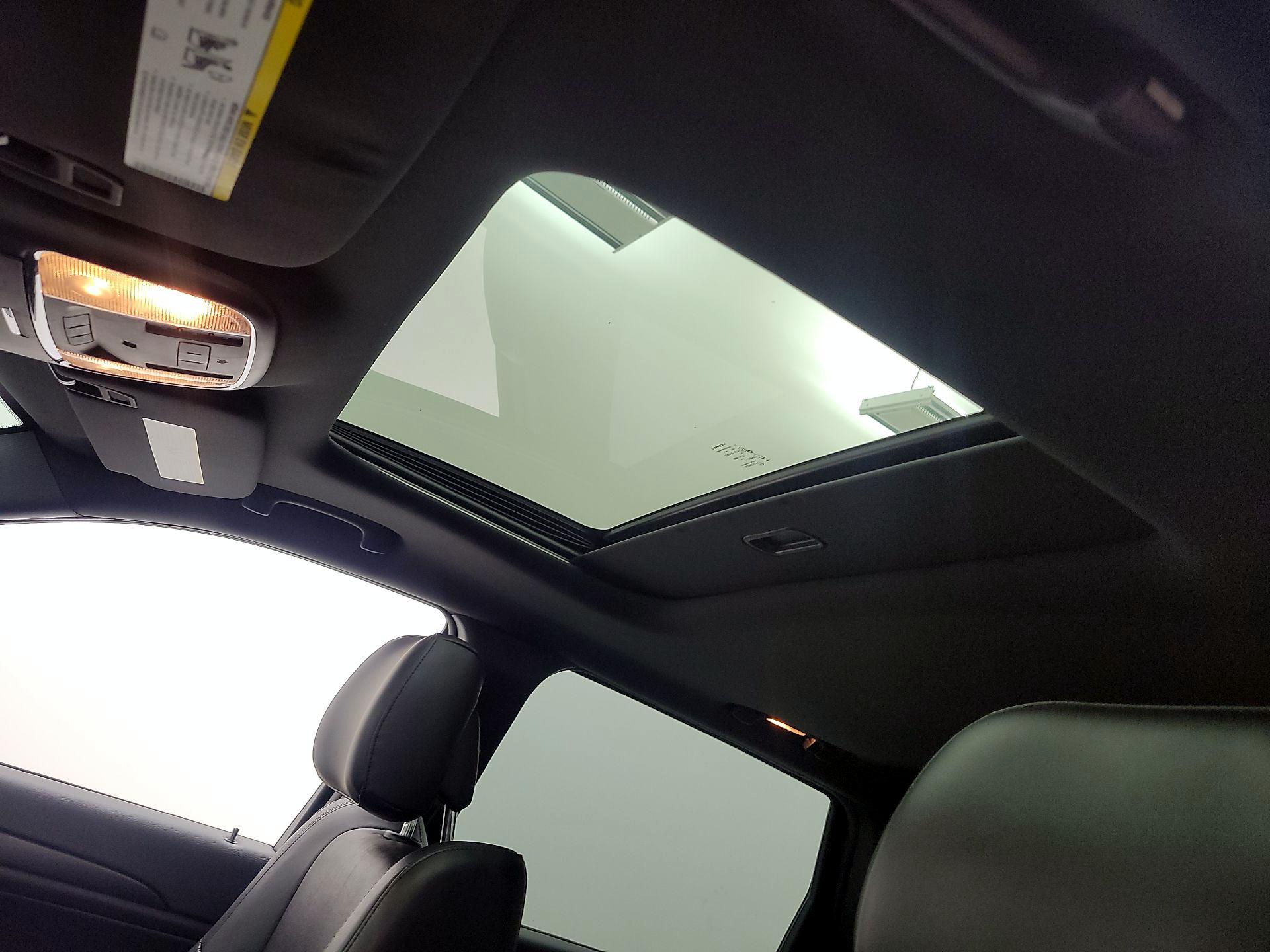 Thumbnail: 2015 Jeep Grand Cherokee - 18