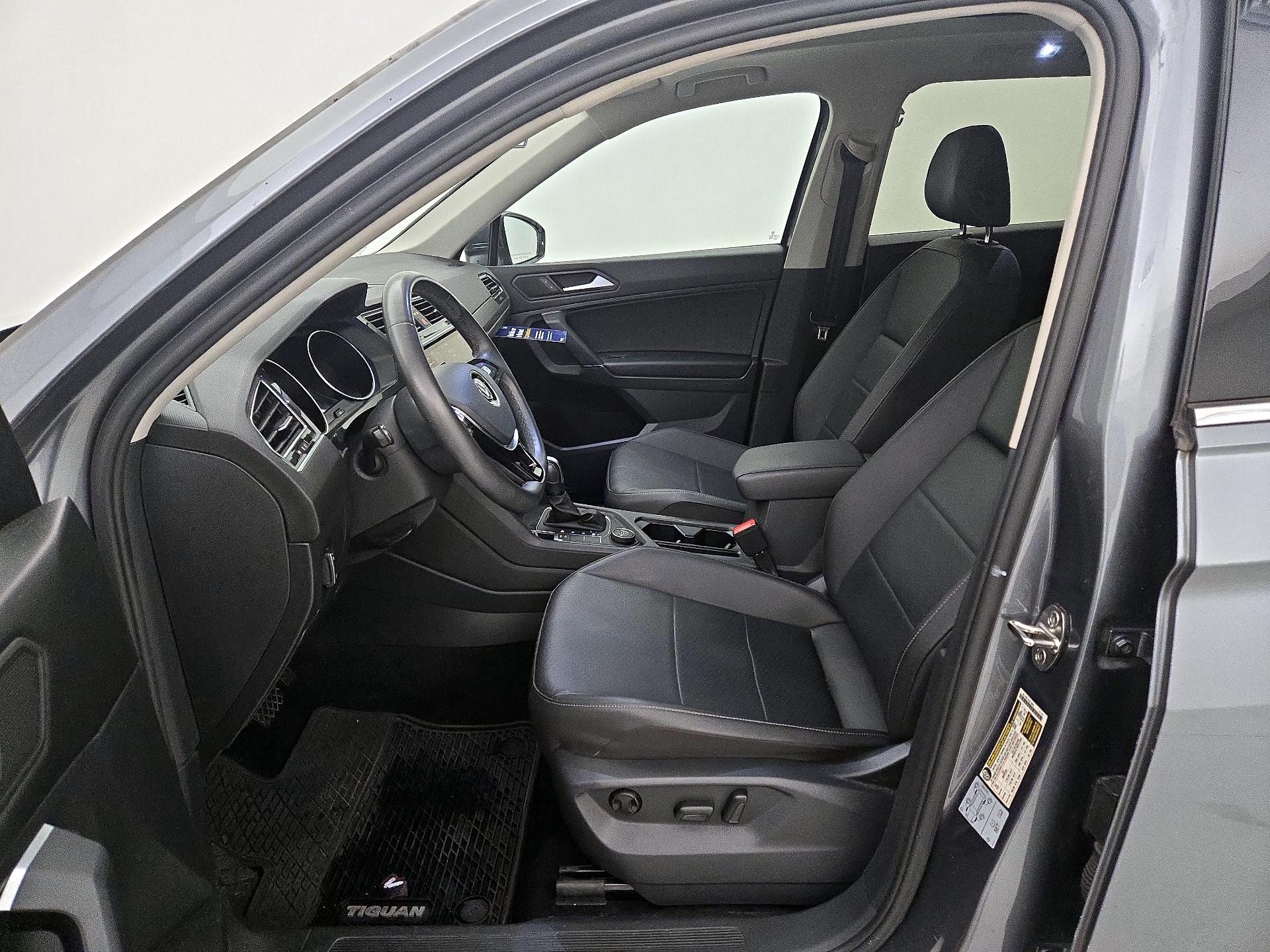 Thumbnail: 2020 Volkswagen Tiguan - 11
