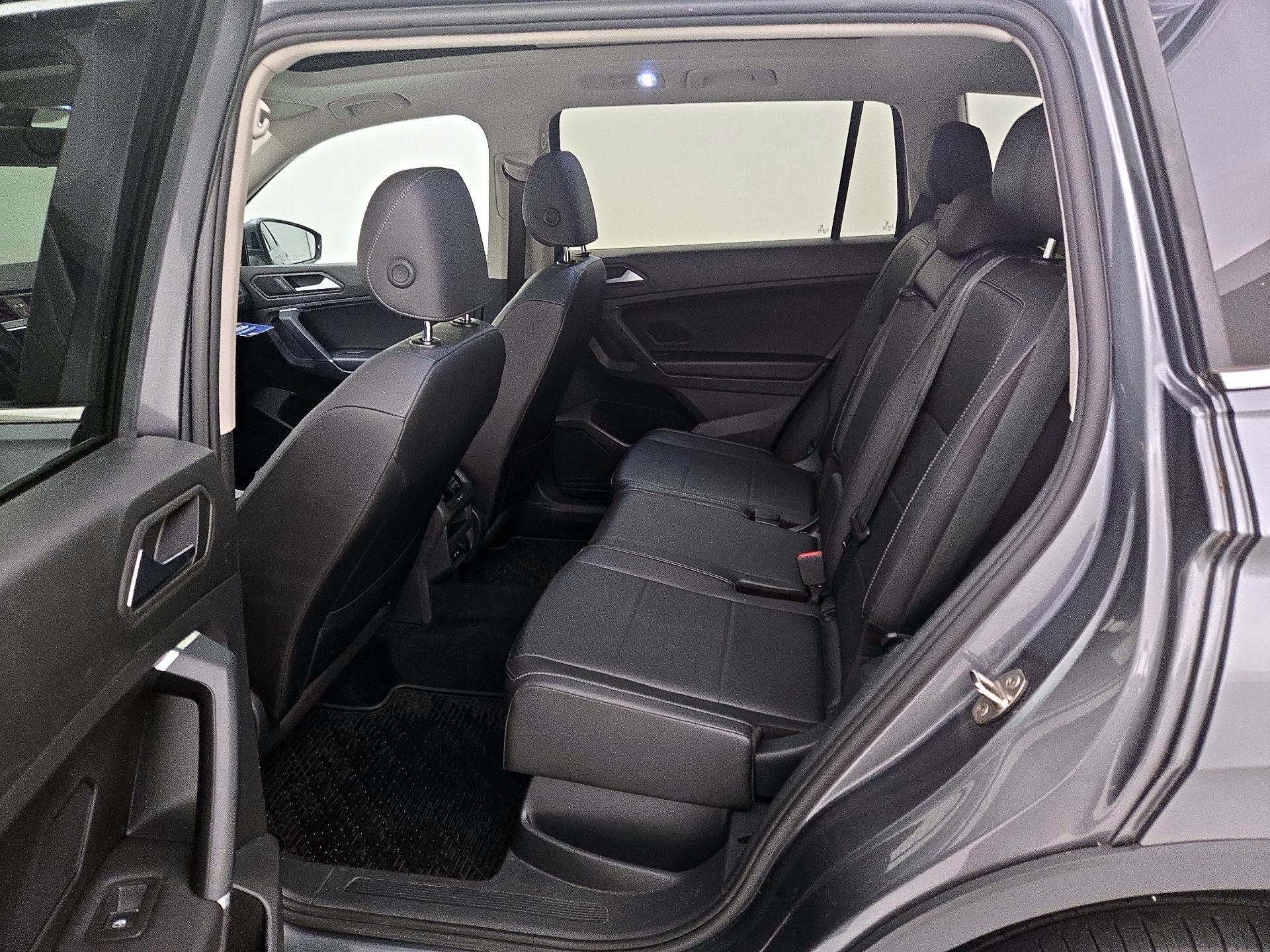 Thumbnail: 2020 Volkswagen Tiguan - 20