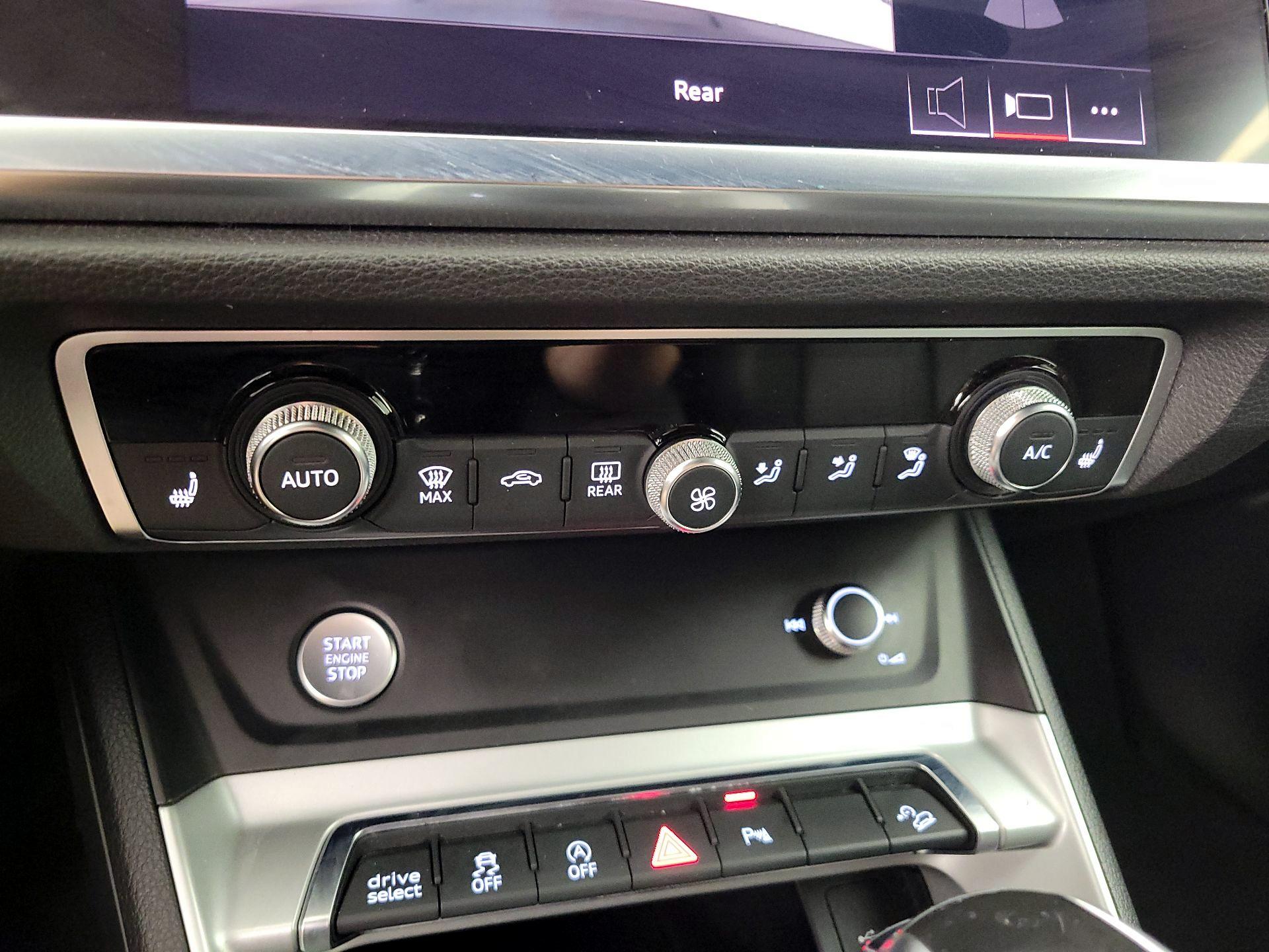 Thumbnail: 2020 Audi Q3 - 16