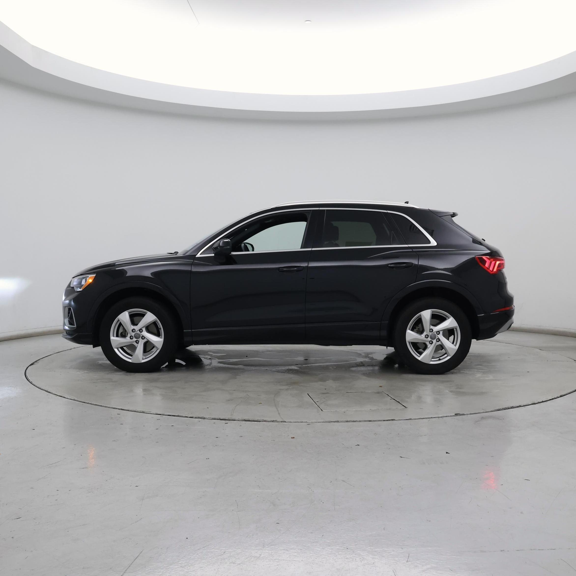 Thumbnail: 2020 Audi Q3 - 3