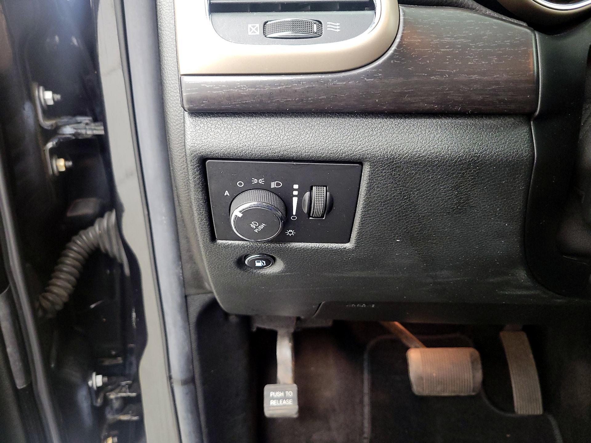 Thumbnail: 2014 Jeep Grand Cherokee - 13