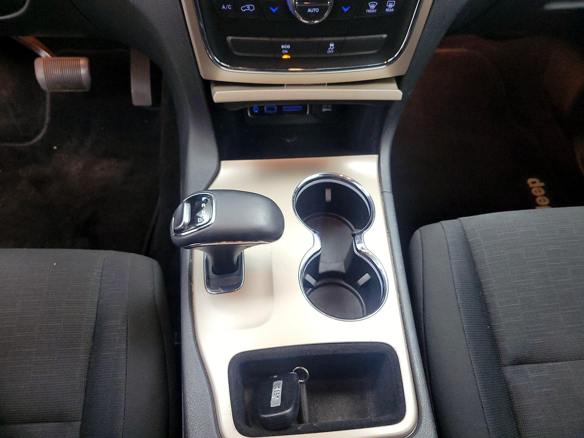 Thumbnail: 2014 Jeep Grand Cherokee - 16