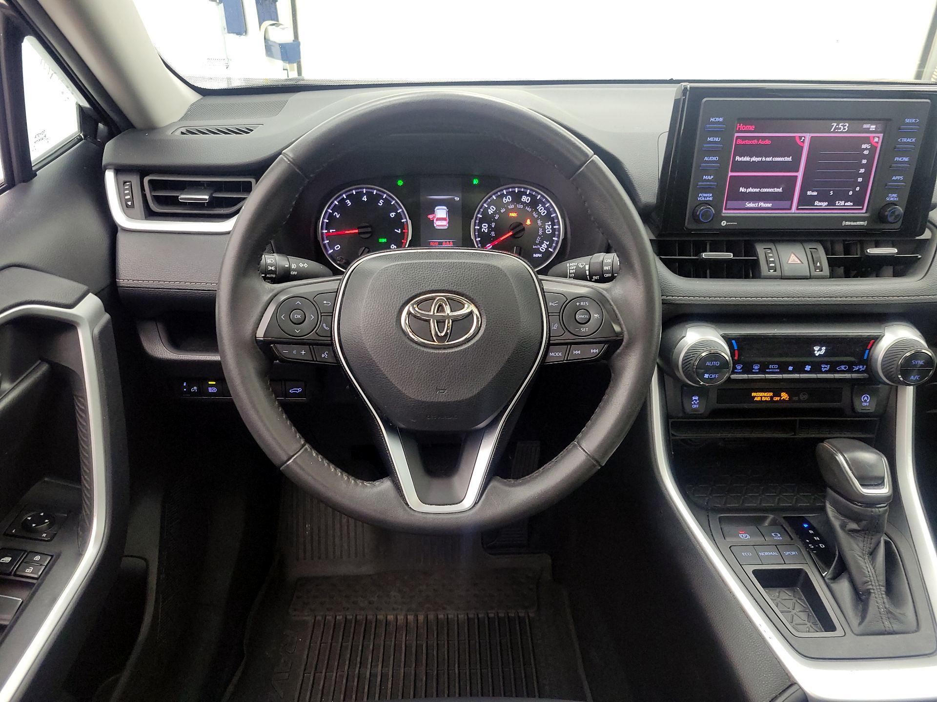 Thumbnail: 2021 Toyota RAV4 - 10