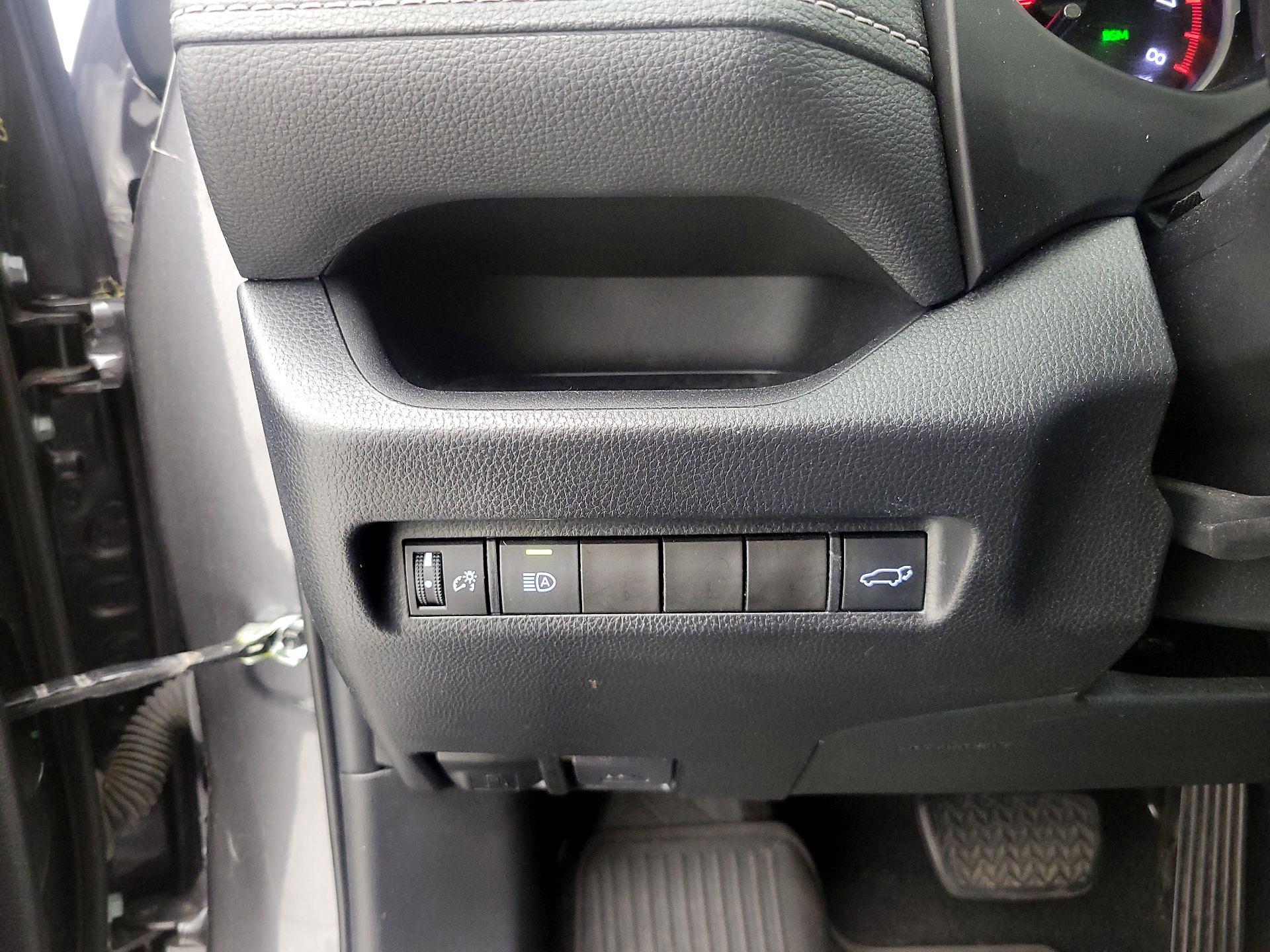 Thumbnail: 2021 Toyota RAV4 - 13