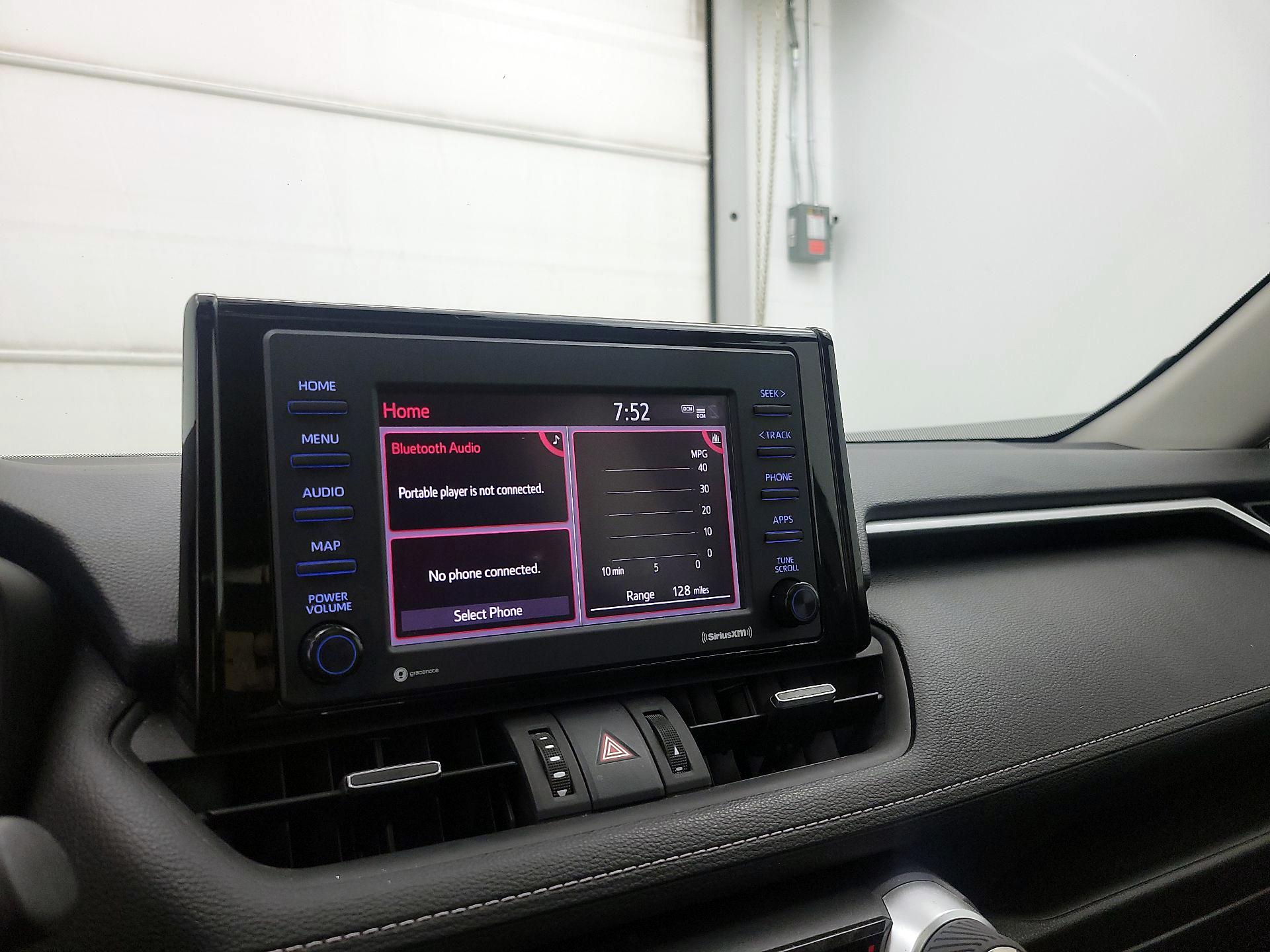 Thumbnail: 2021 Toyota RAV4 - 15