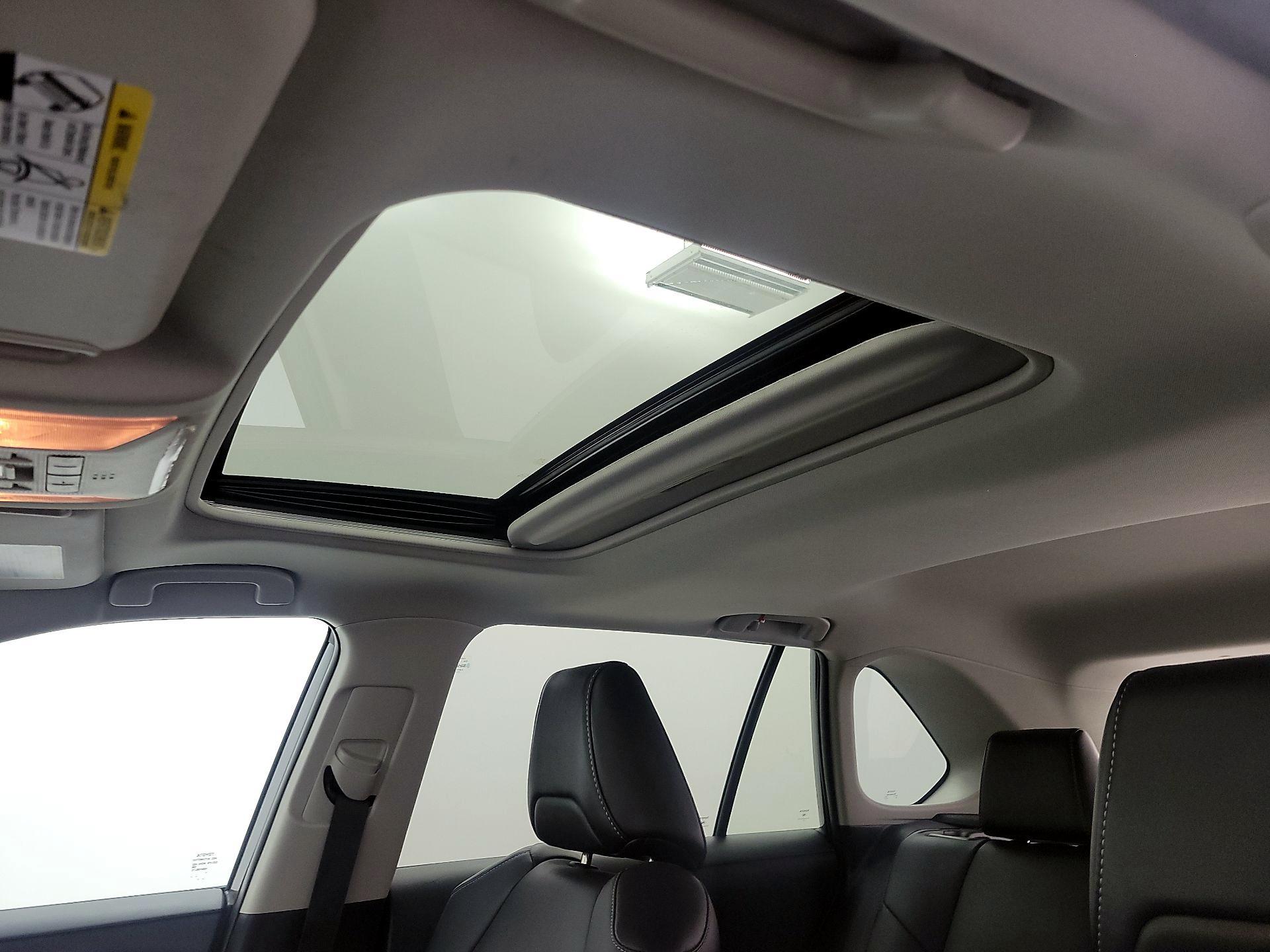 Thumbnail: 2021 Toyota RAV4 - 19