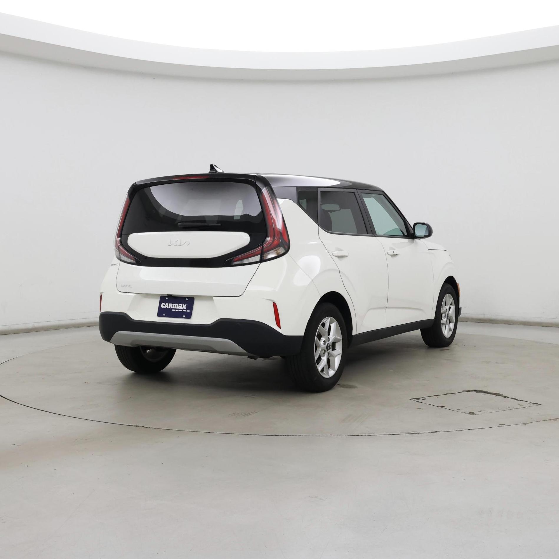 Thumbnail: 2023 Kia Soul - 8