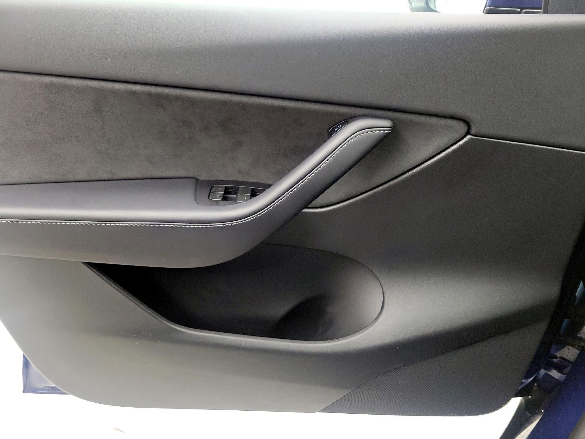 Thumbnail: 2022 Tesla Model Y - 12