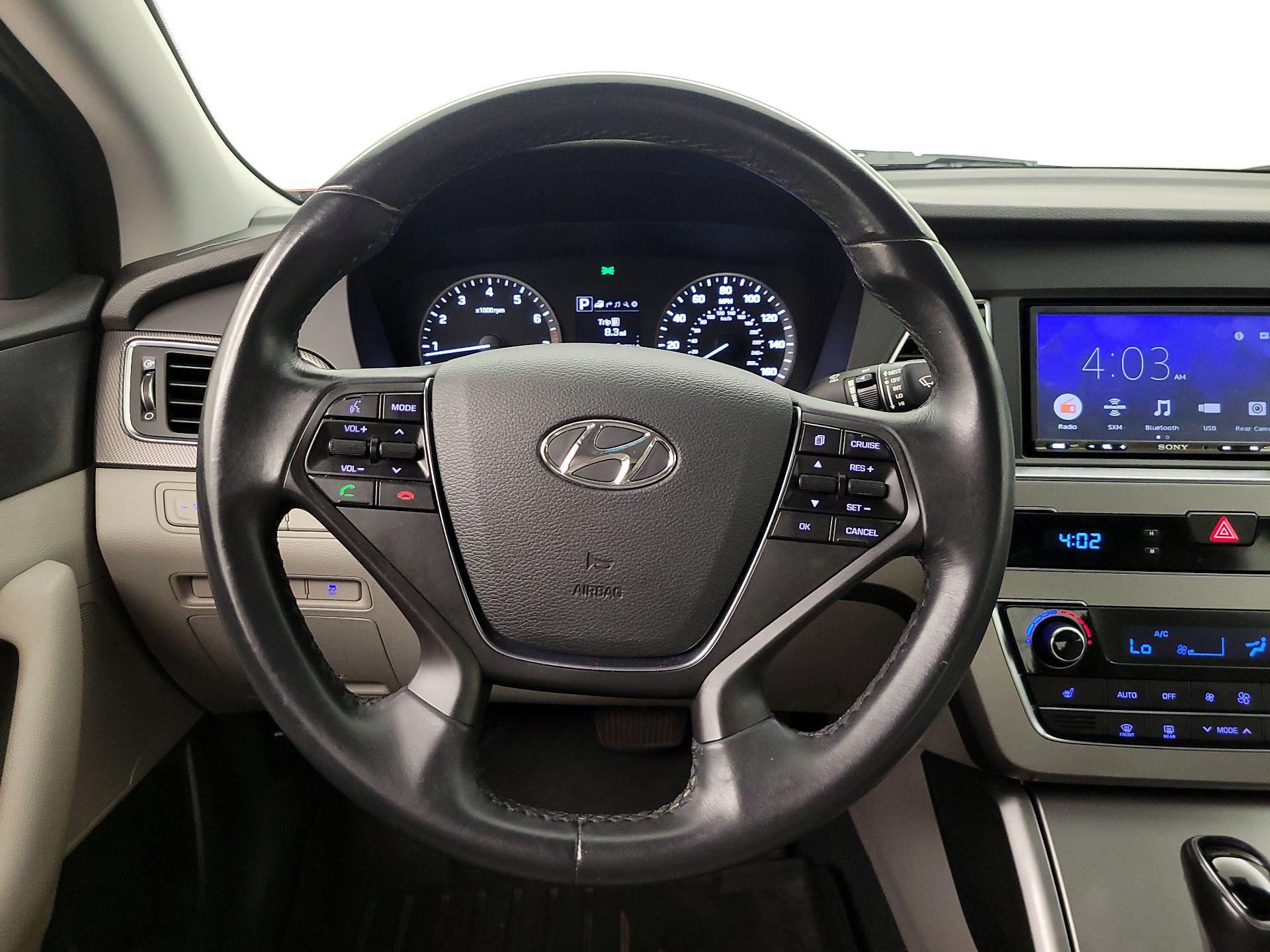 Thumbnail: 2015 Hyundai Sonata - 10