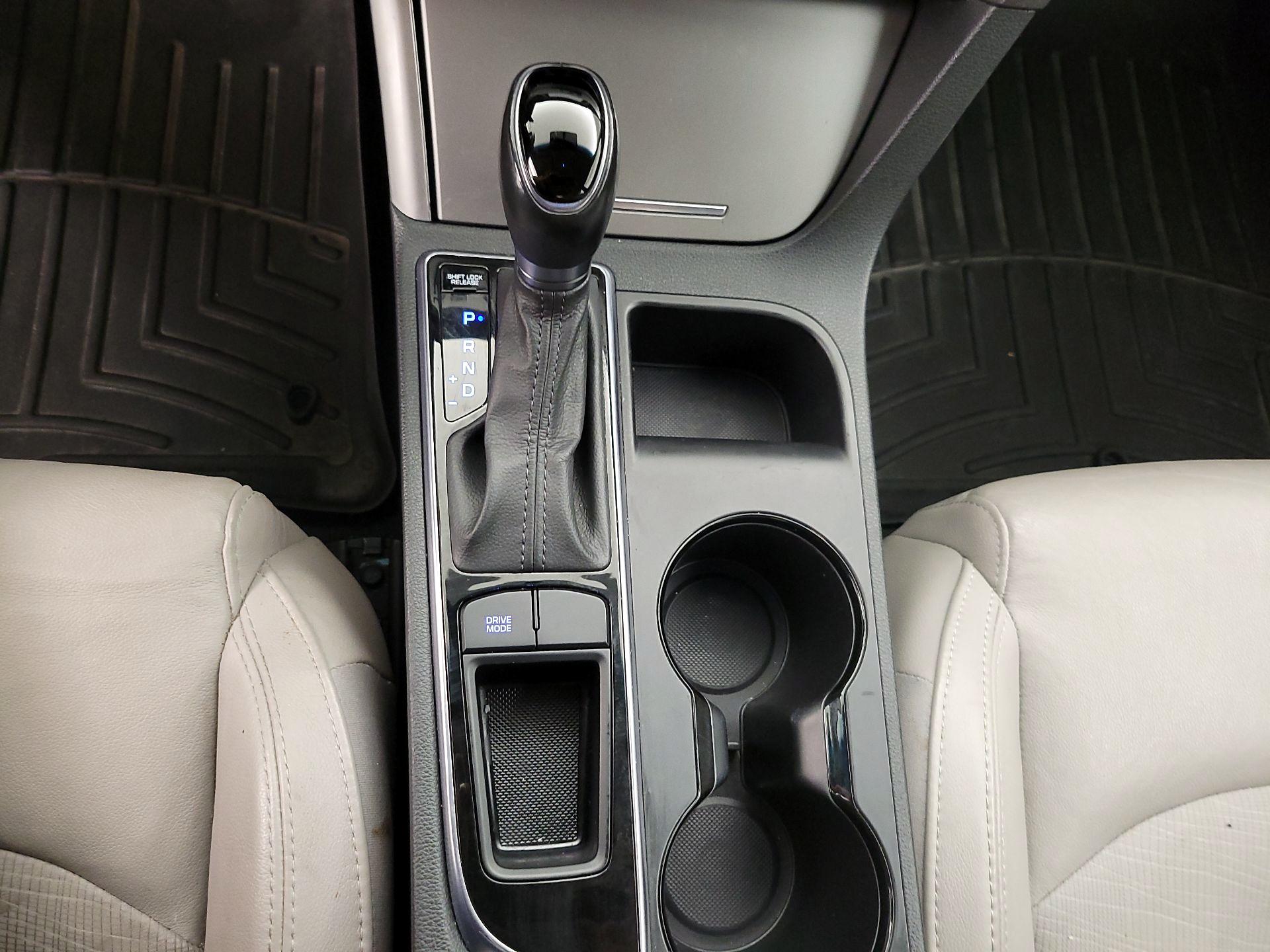 Thumbnail: 2015 Hyundai Sonata - 17