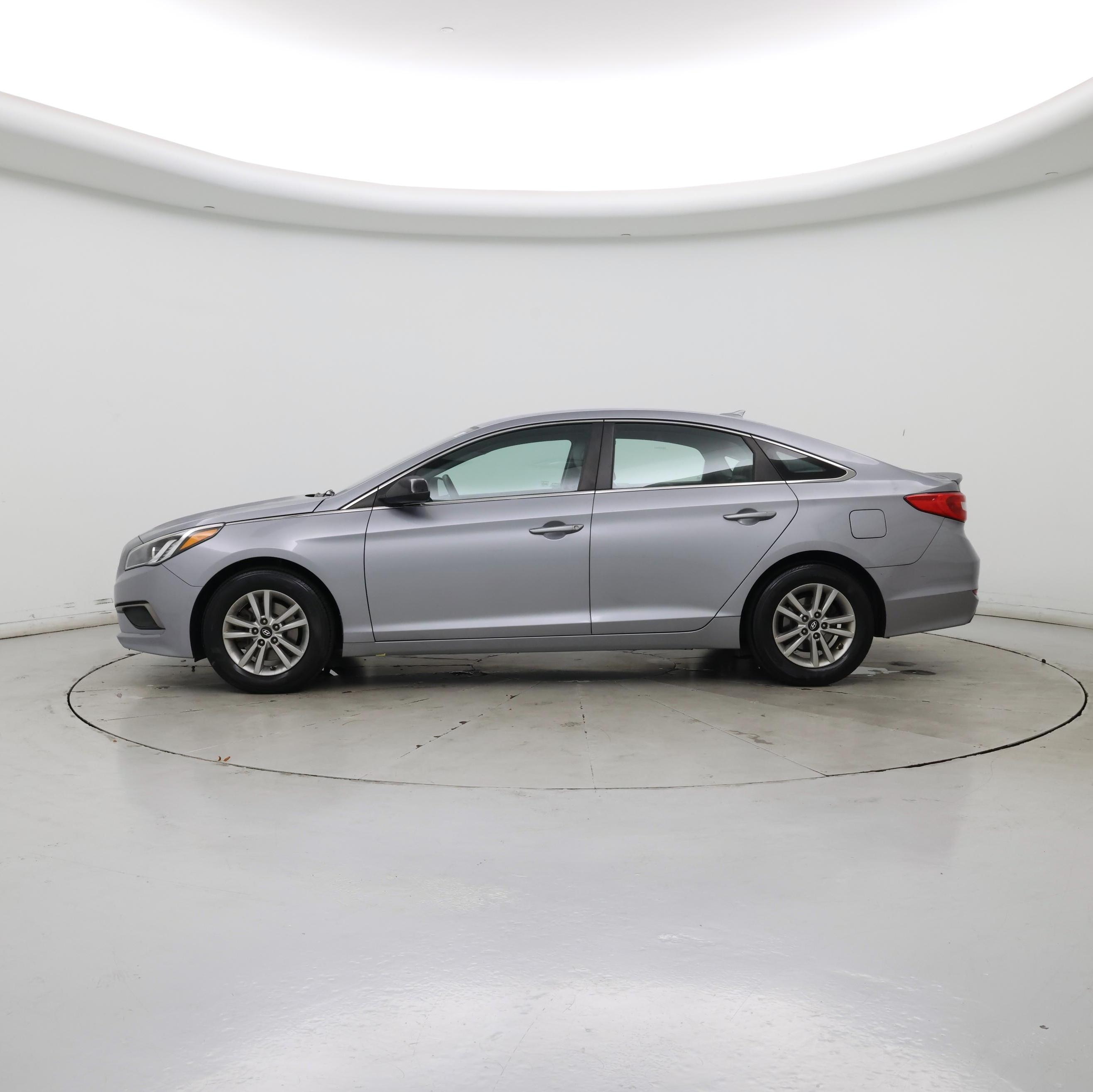 Thumbnail: 2016 Hyundai Sonata - 3