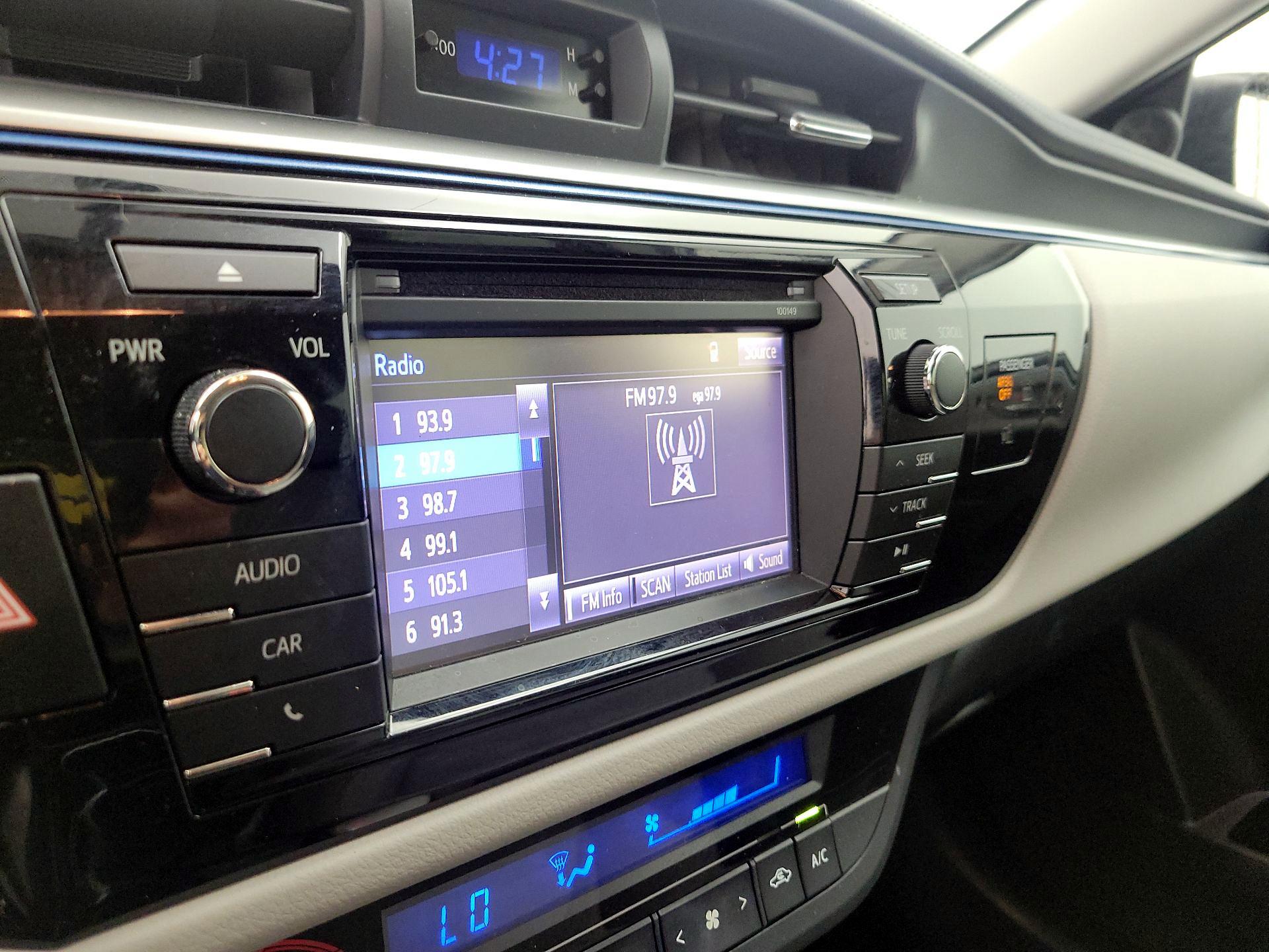 Thumbnail: 2015 Toyota Corolla - 15