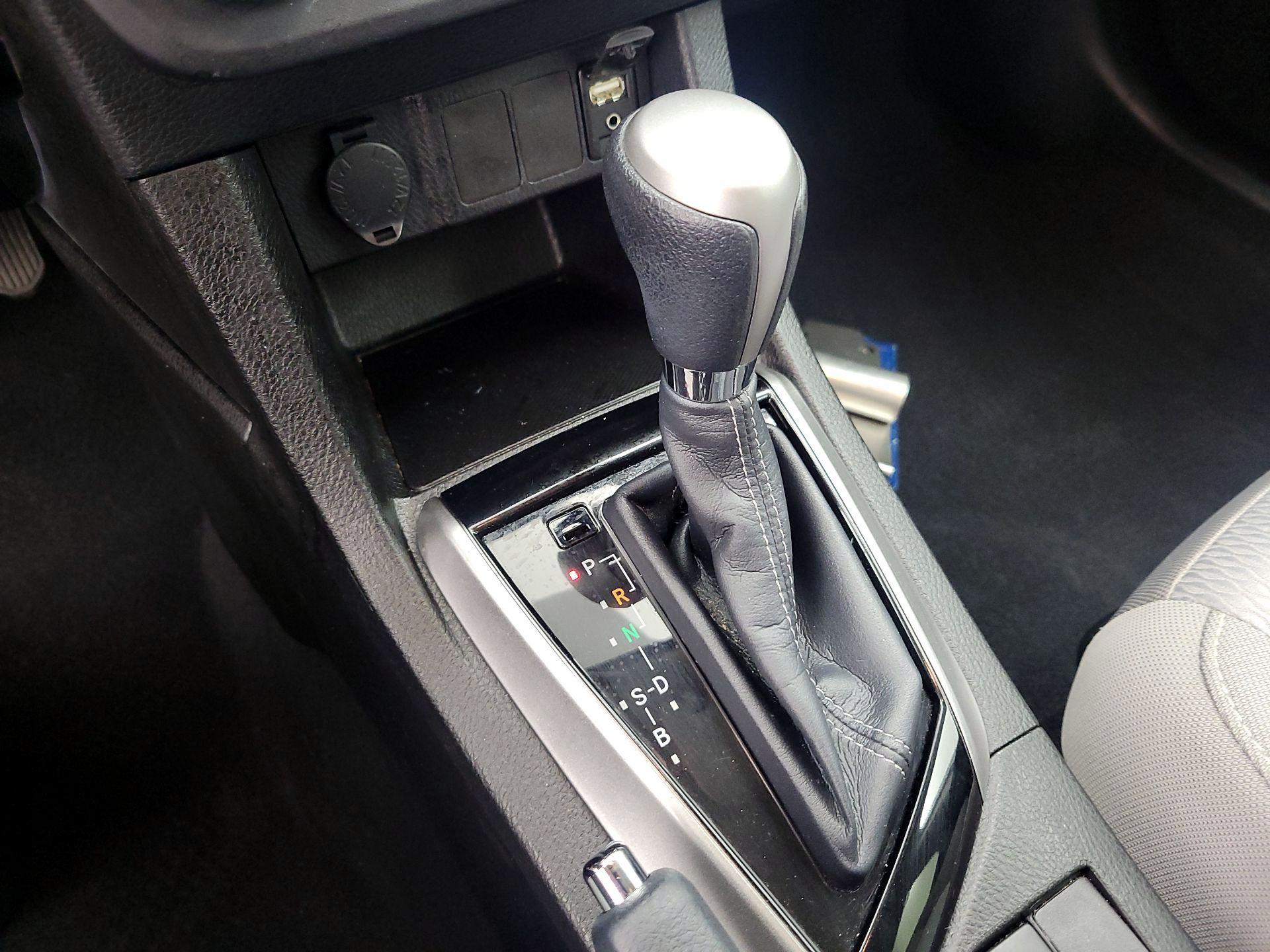 Thumbnail: 2015 Toyota Corolla - 17