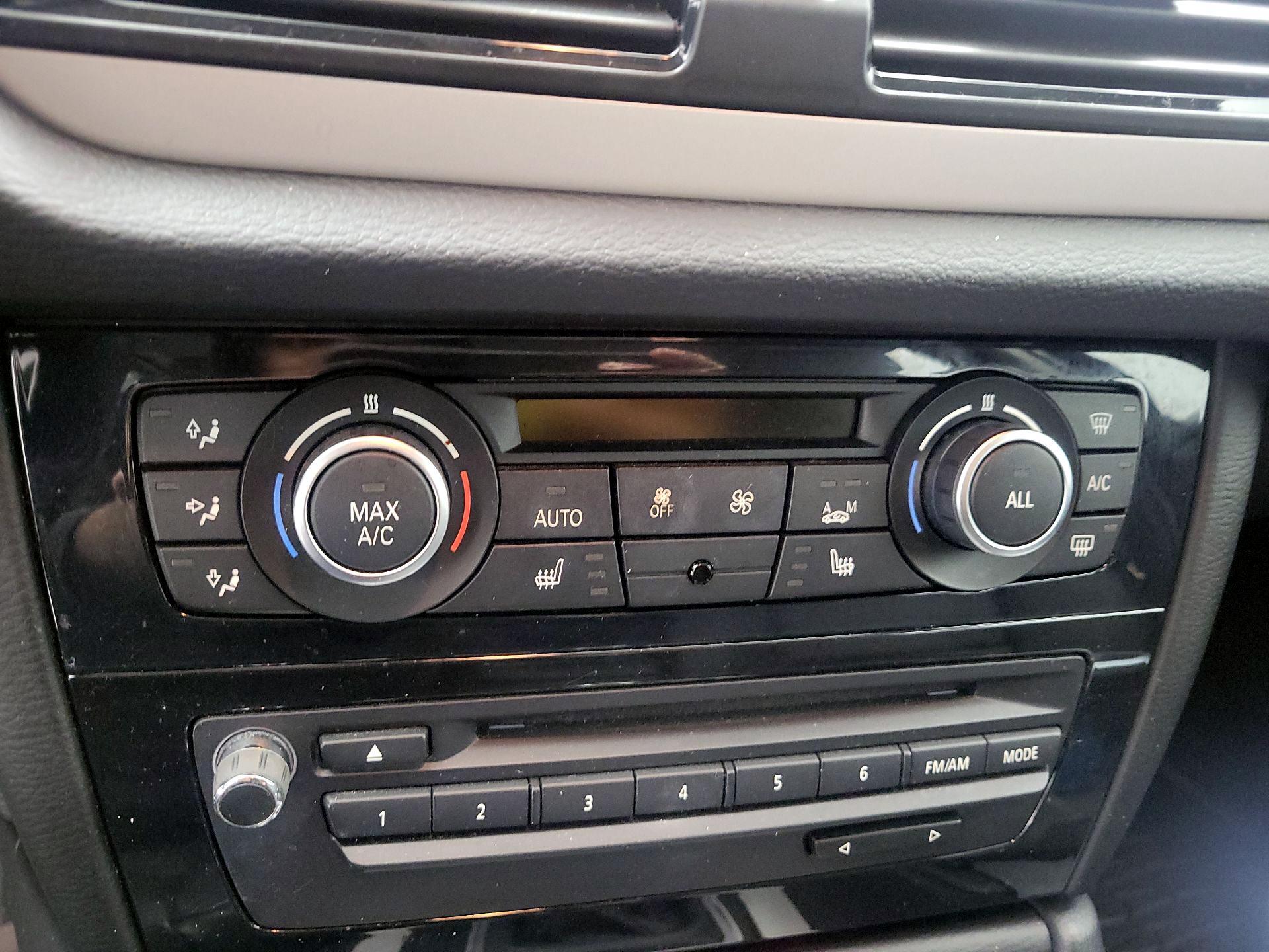 Thumbnail: 2015 BMW X1 - 17