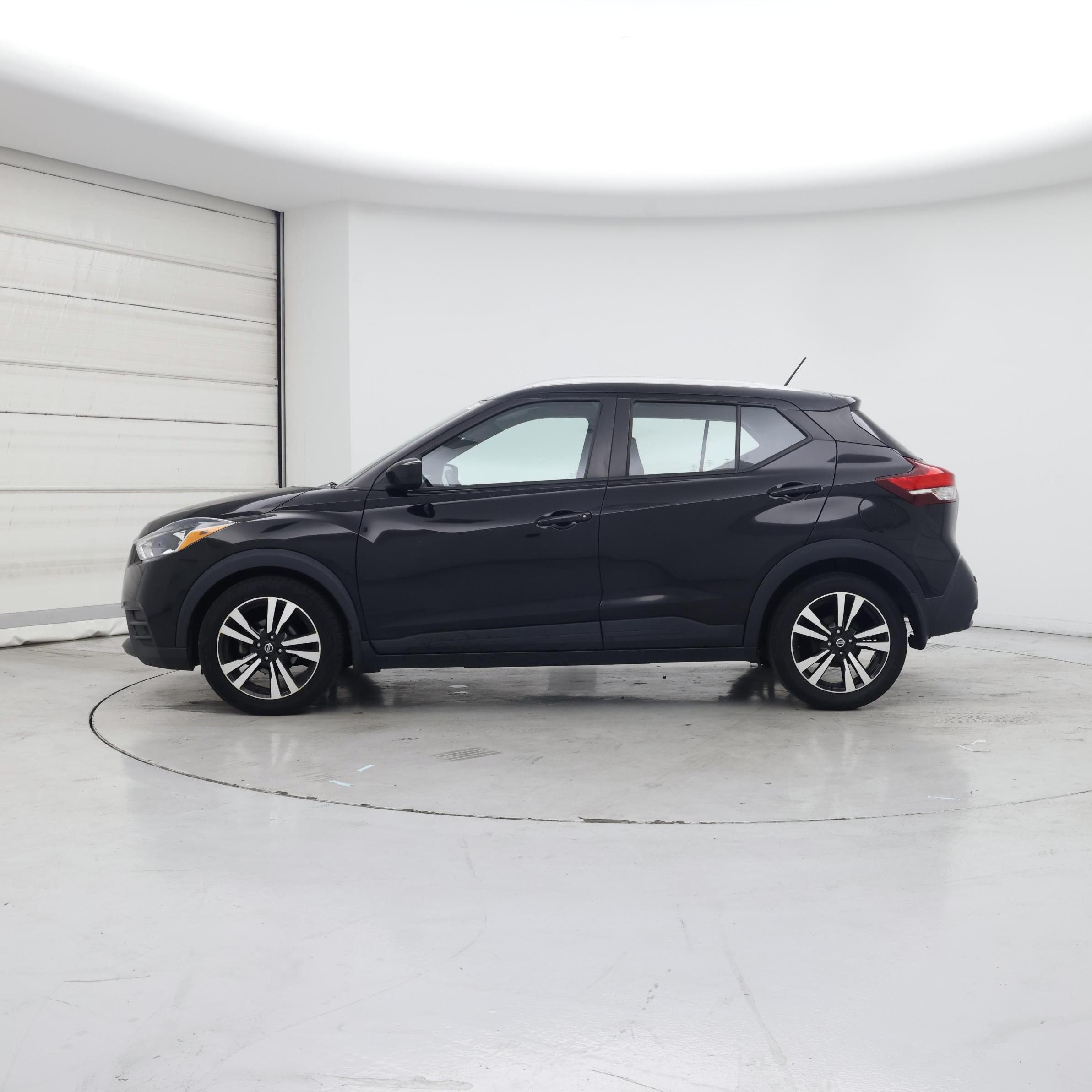 Thumbnail: 2020 Nissan Kicks - 3