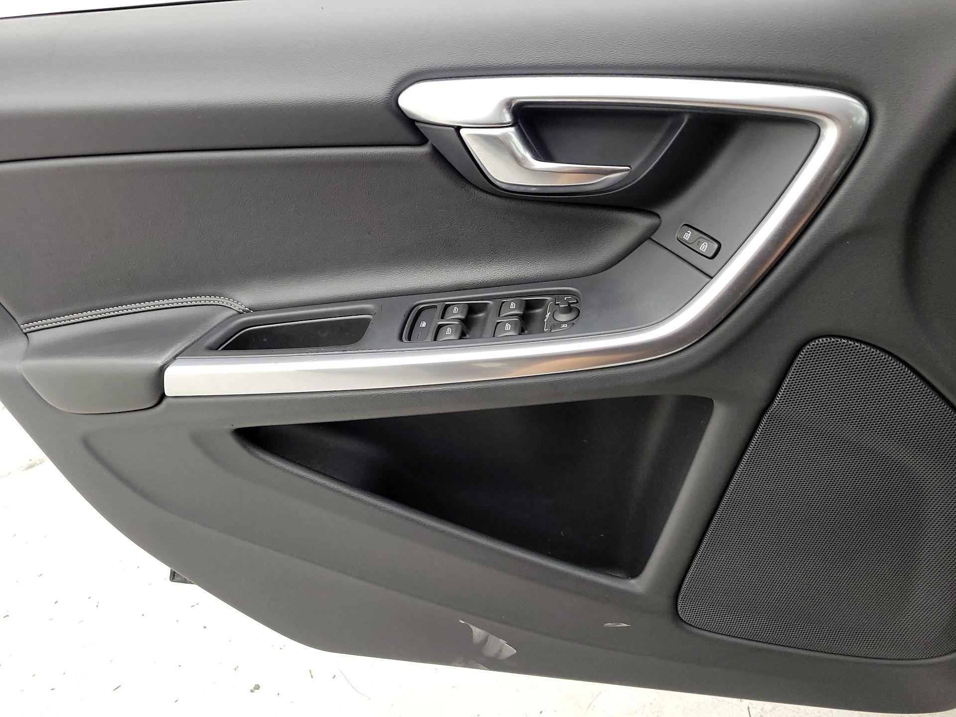 Thumbnail: 2017 Volvo S60 - 12