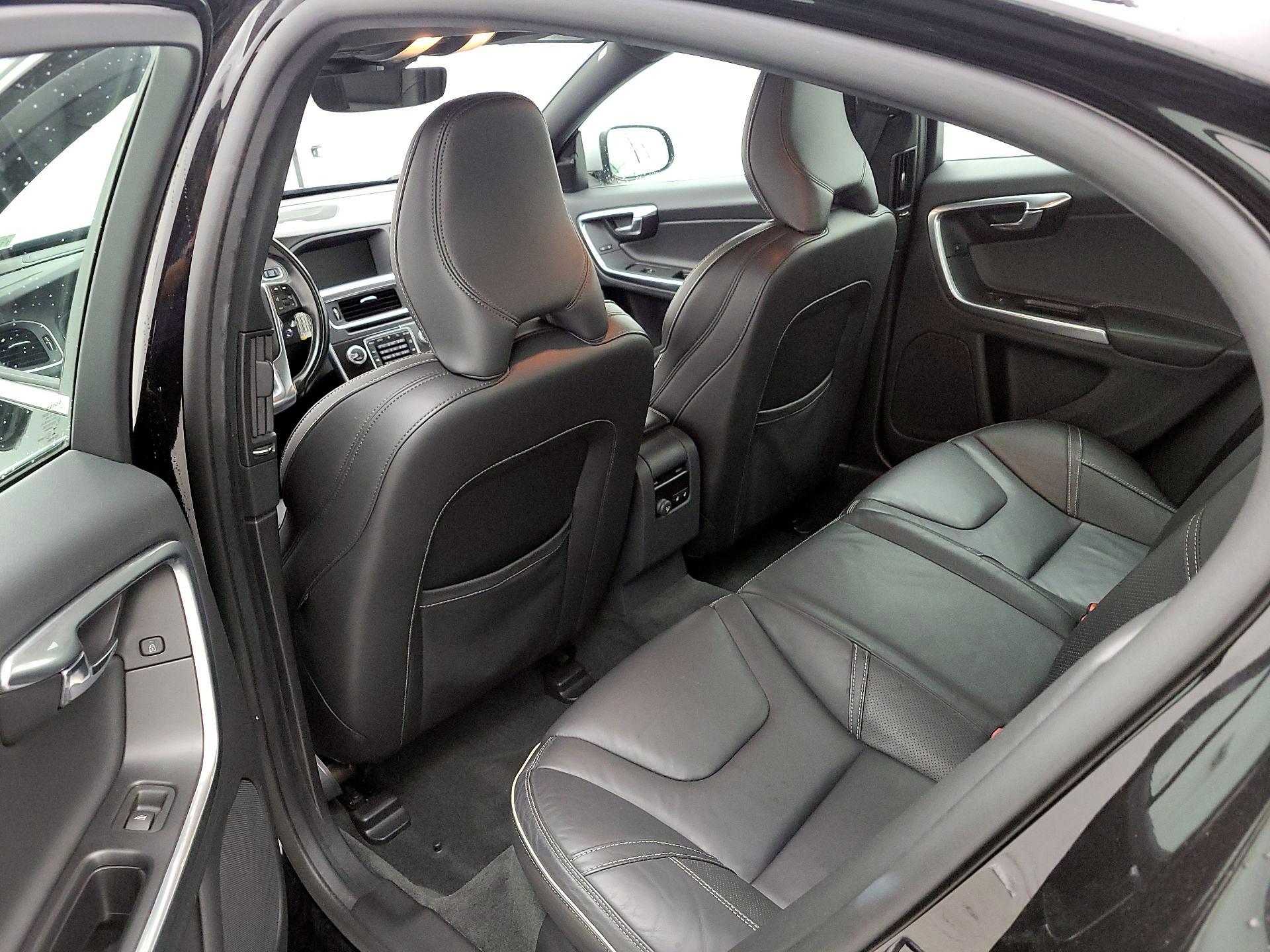 Thumbnail: 2017 Volvo S60 - 19