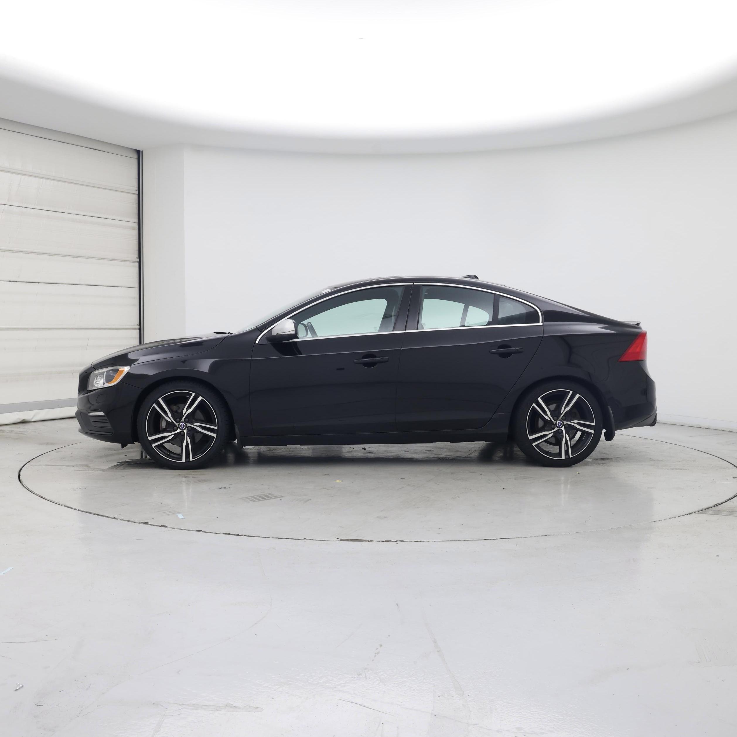 Thumbnail: 2017 Volvo S60 - 3