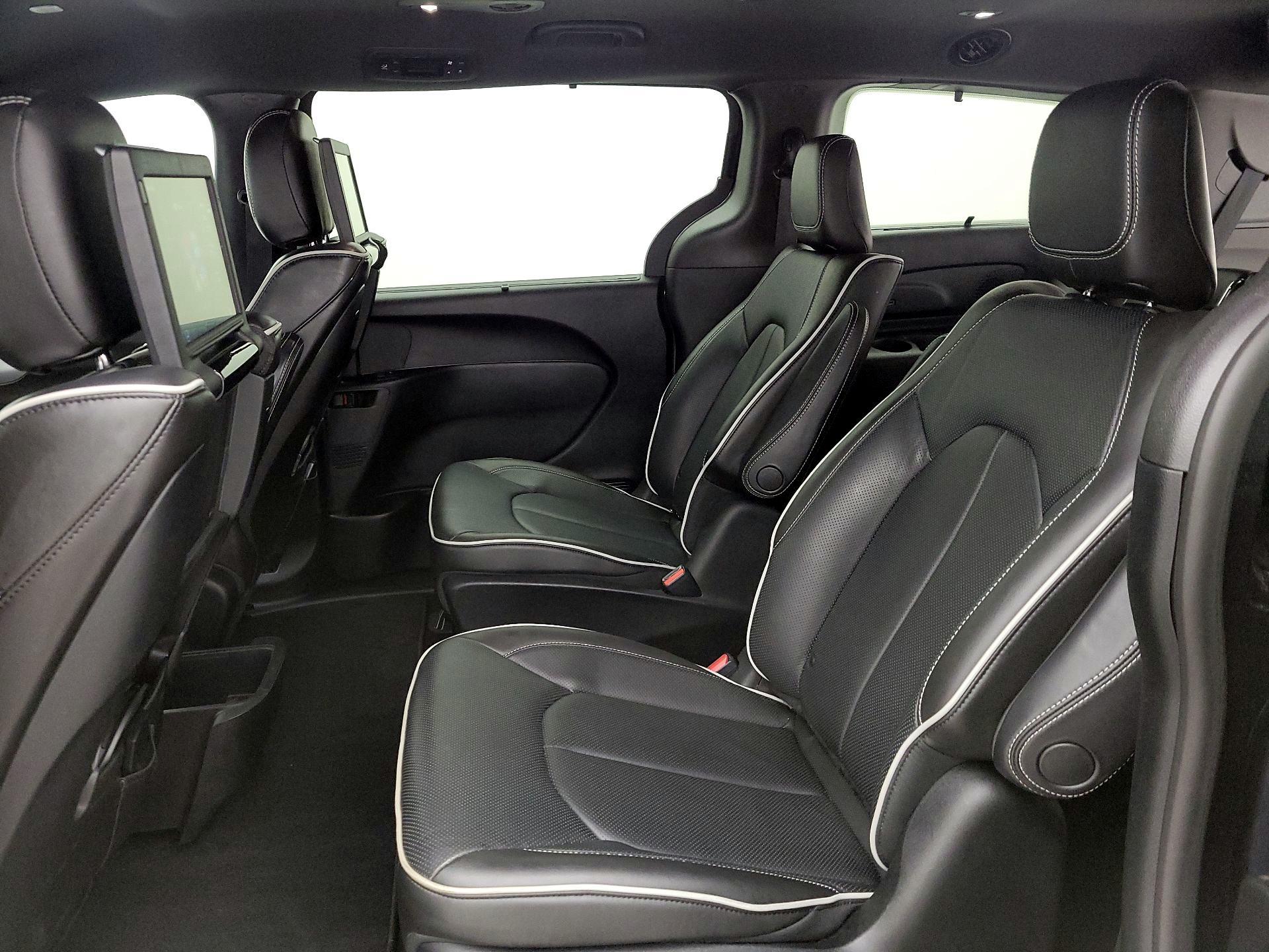 Thumbnail: 2019 Chrysler Pacifica - 19