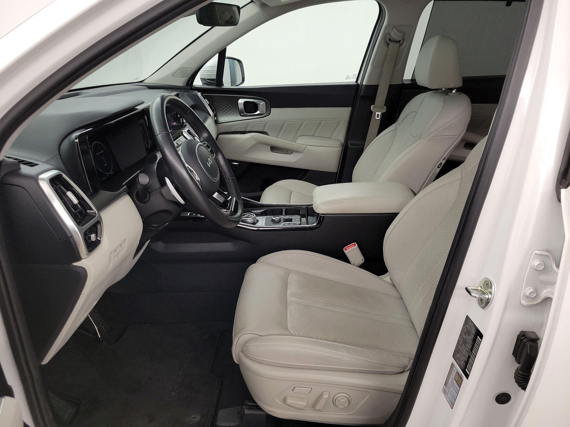 Thumbnail: 2023 Kia Sorento - 11