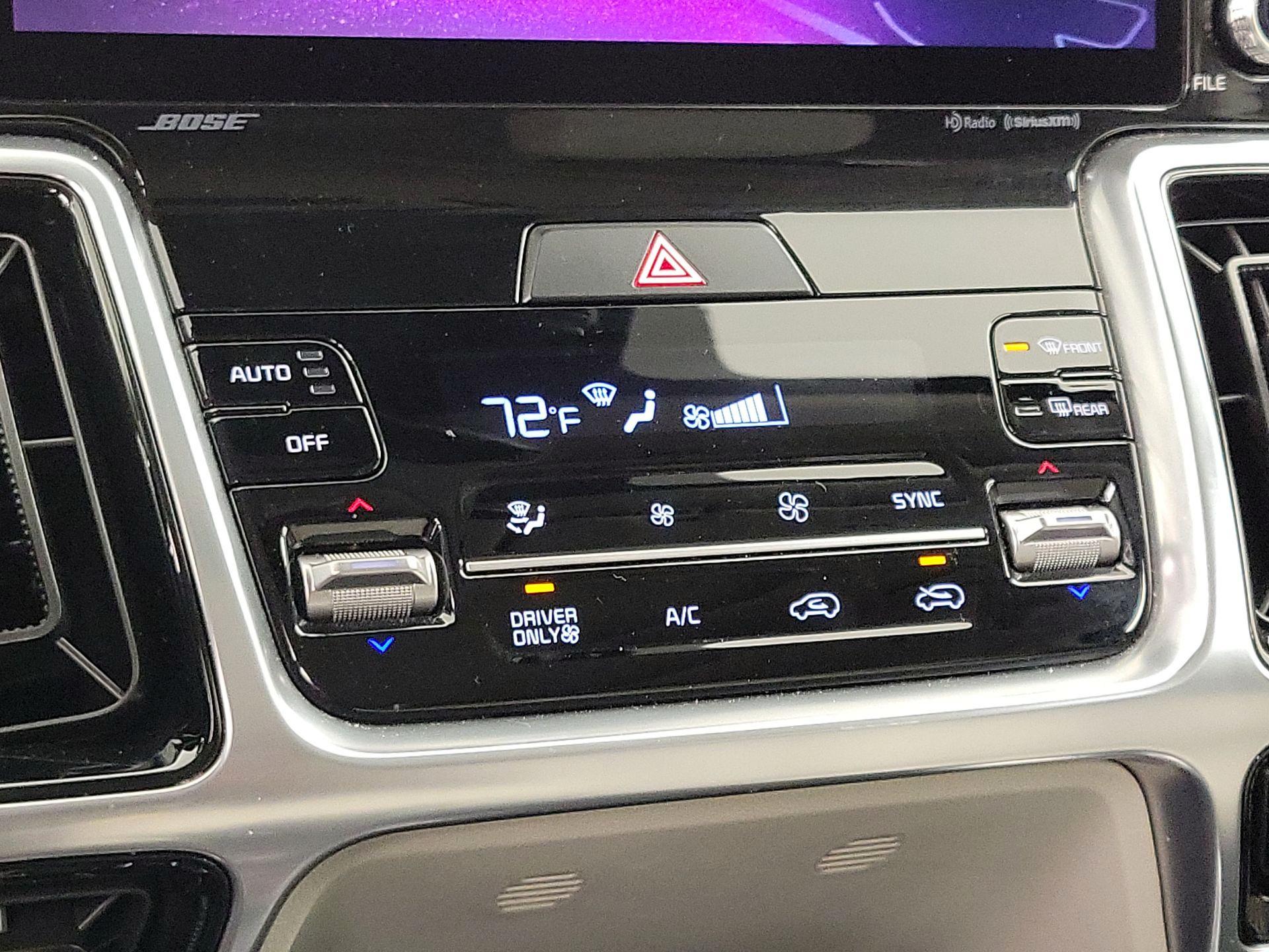 Thumbnail: 2023 Kia Sorento - 17