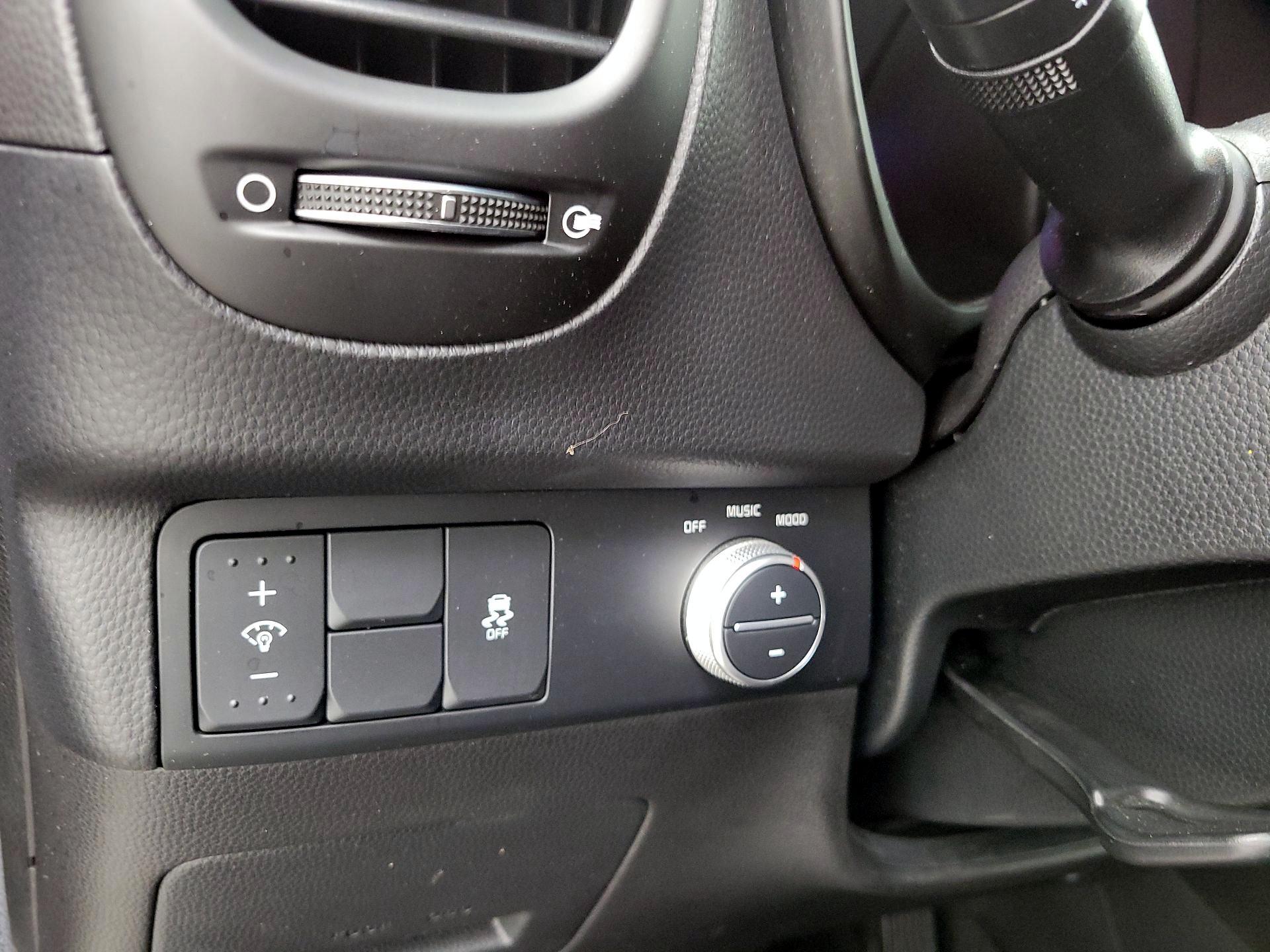 Thumbnail: 2015 Kia Soul - 13