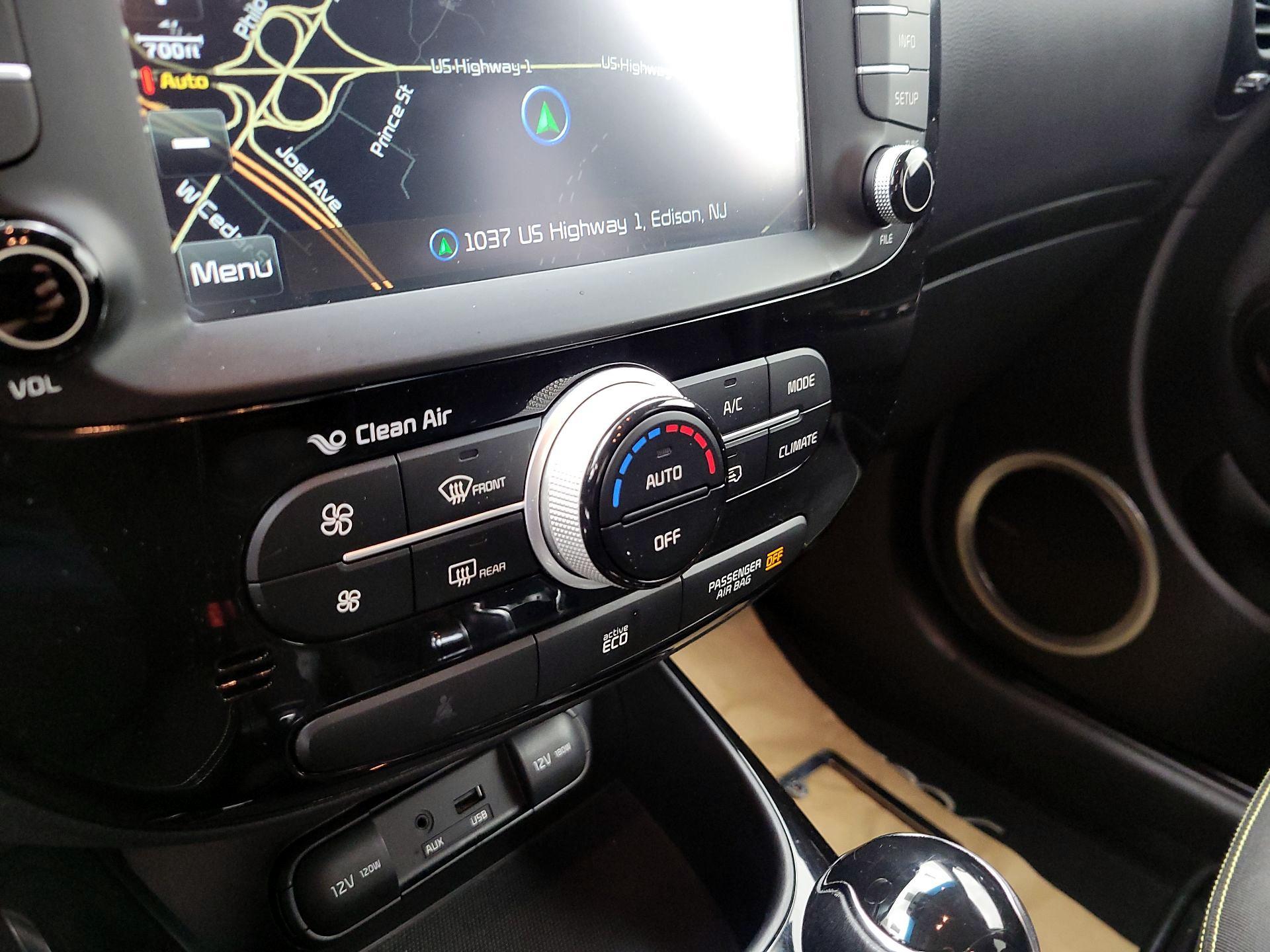 Thumbnail: 2015 Kia Soul - 17