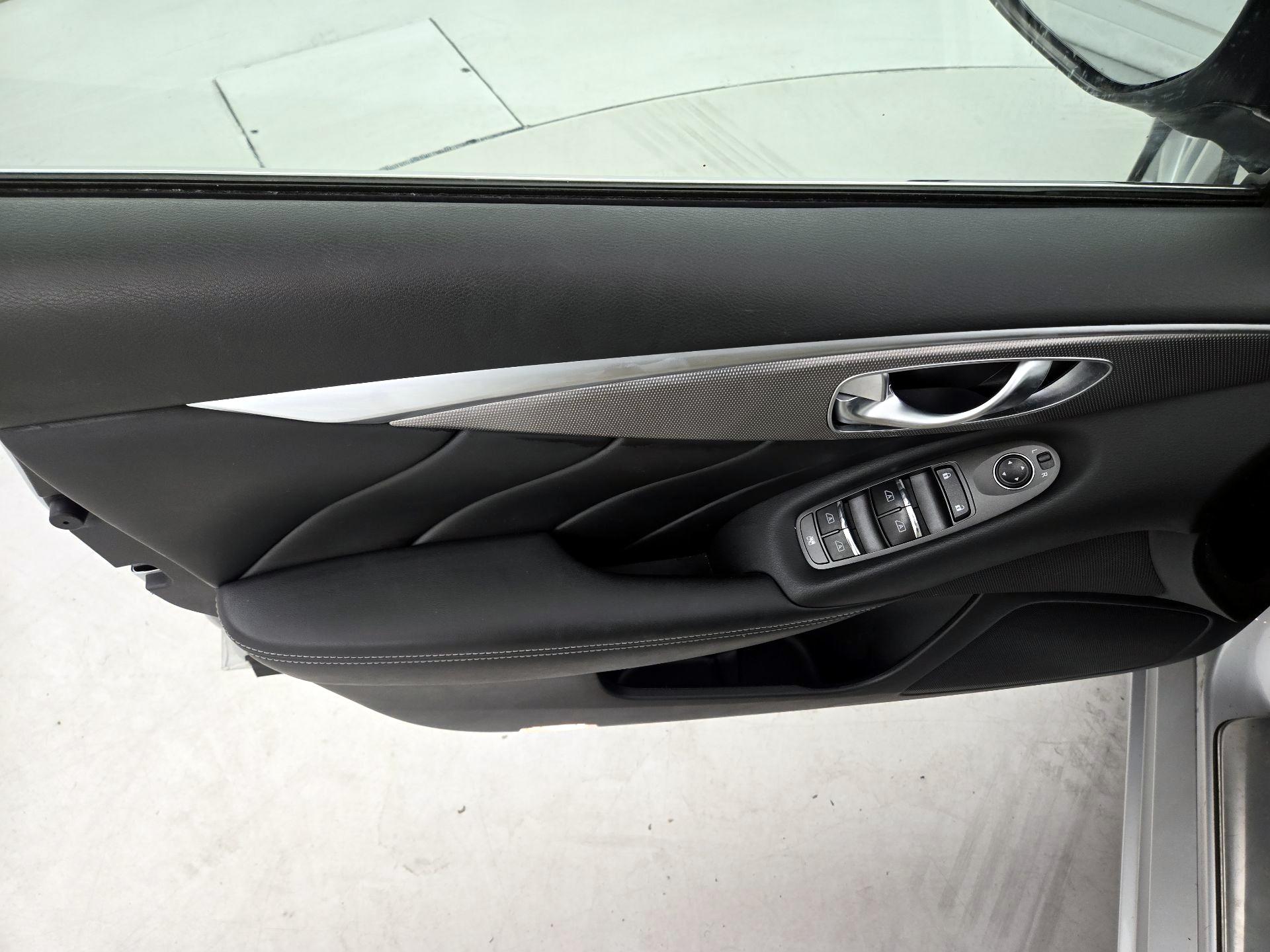 Thumbnail: 2015 INFINITI Q50 - 12