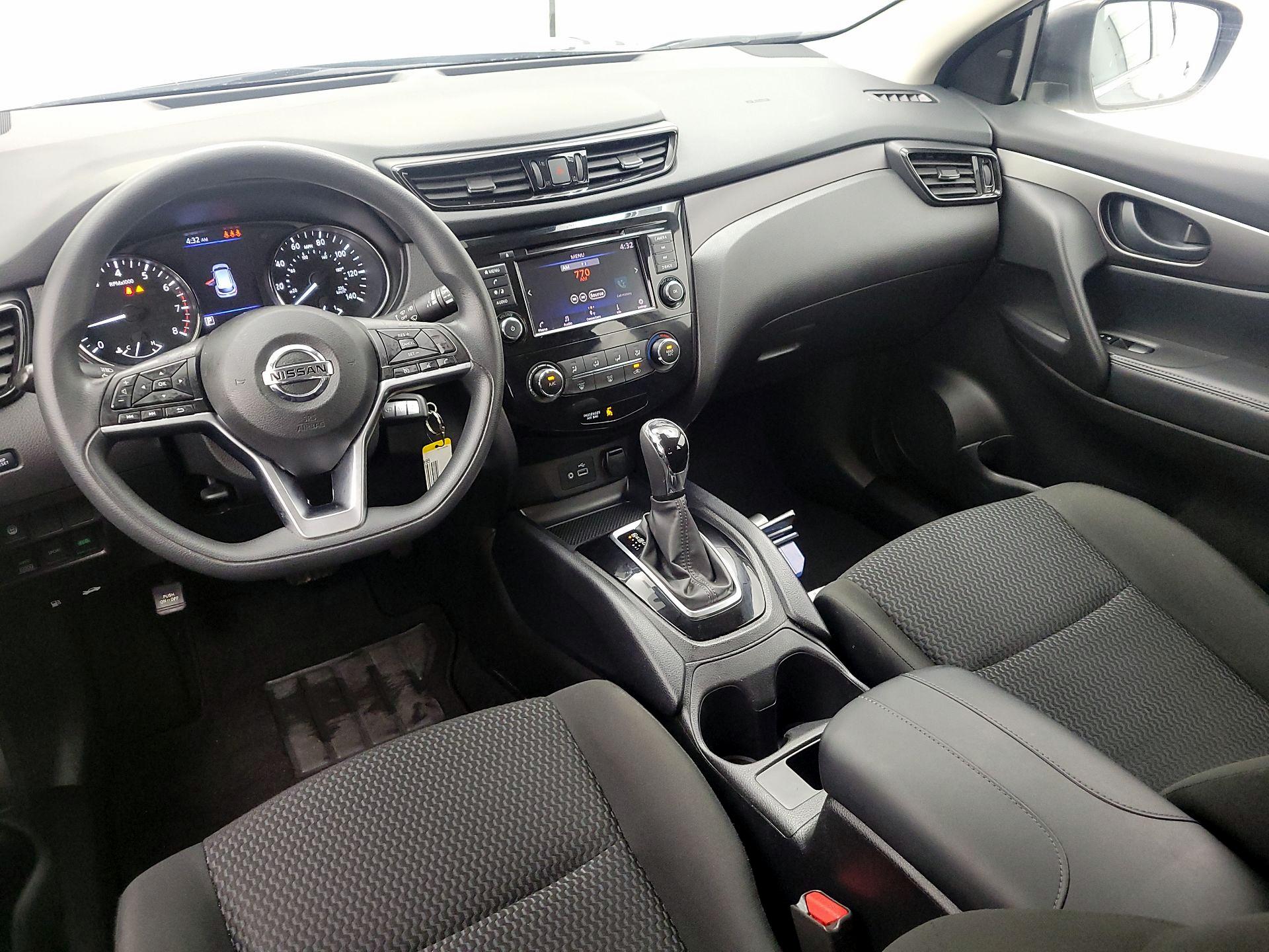 Thumbnail: 2021 Nissan Rogue Sport - 9
