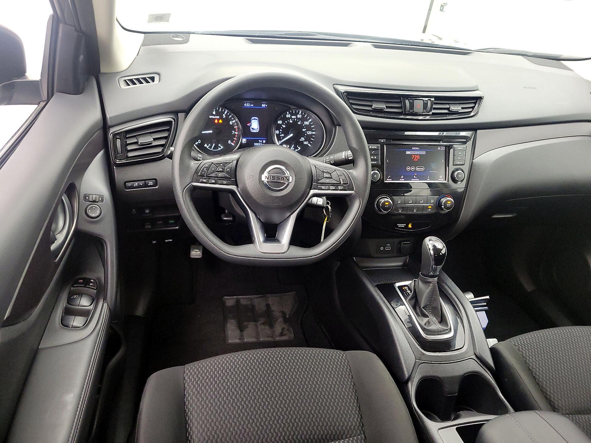 Thumbnail: 2021 Nissan Rogue Sport - 10