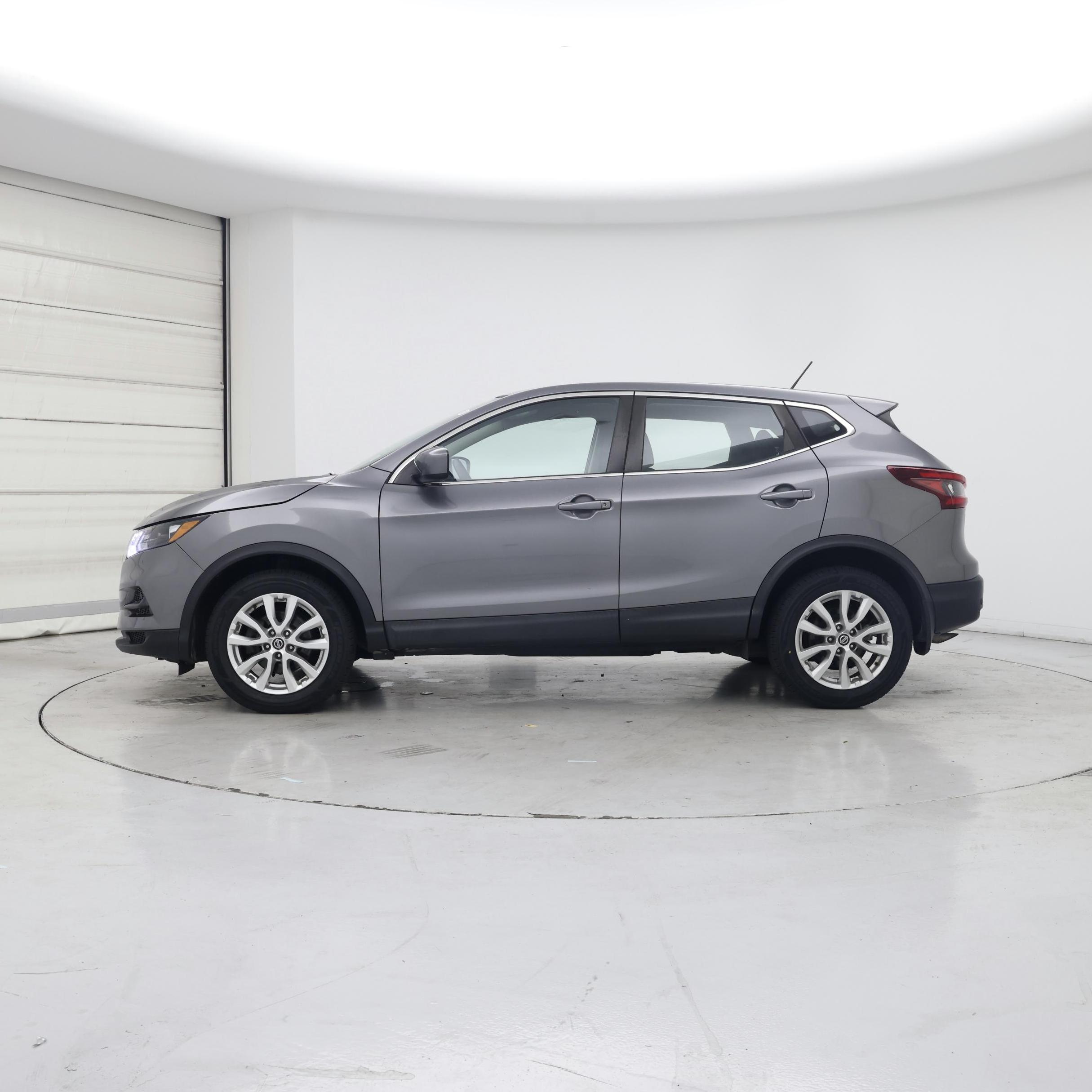 Thumbnail: 2021 Nissan Rogue Sport - 3