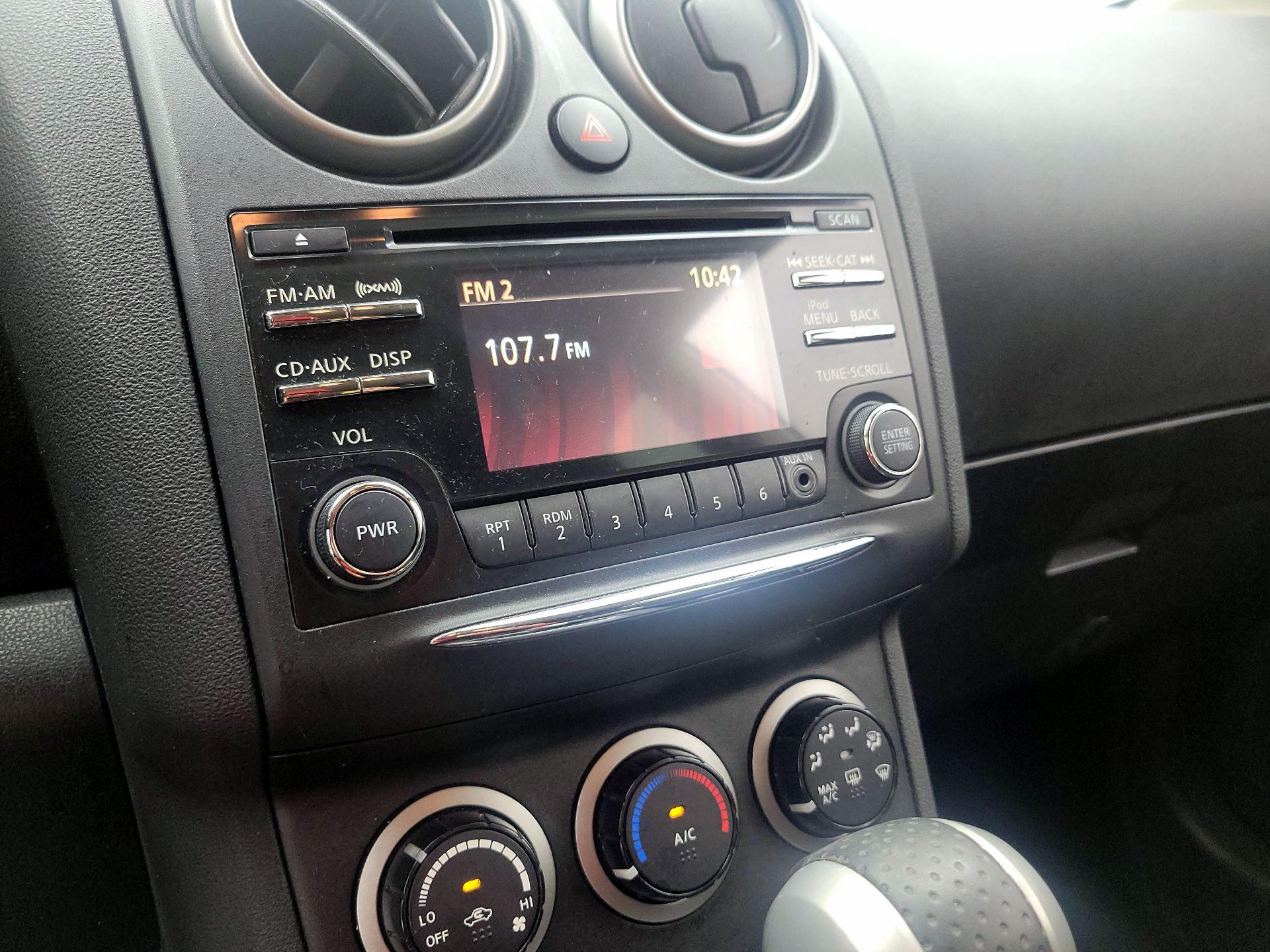 Thumbnail: 2015 Nissan Rogue - 14