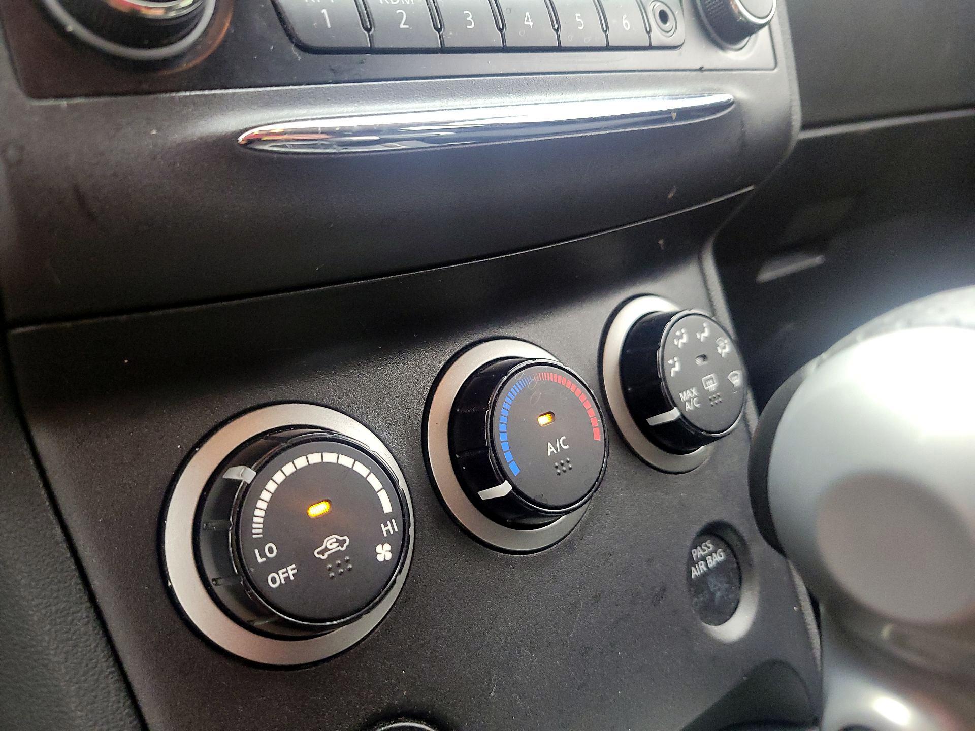 Thumbnail: 2015 Nissan Rogue - 15
