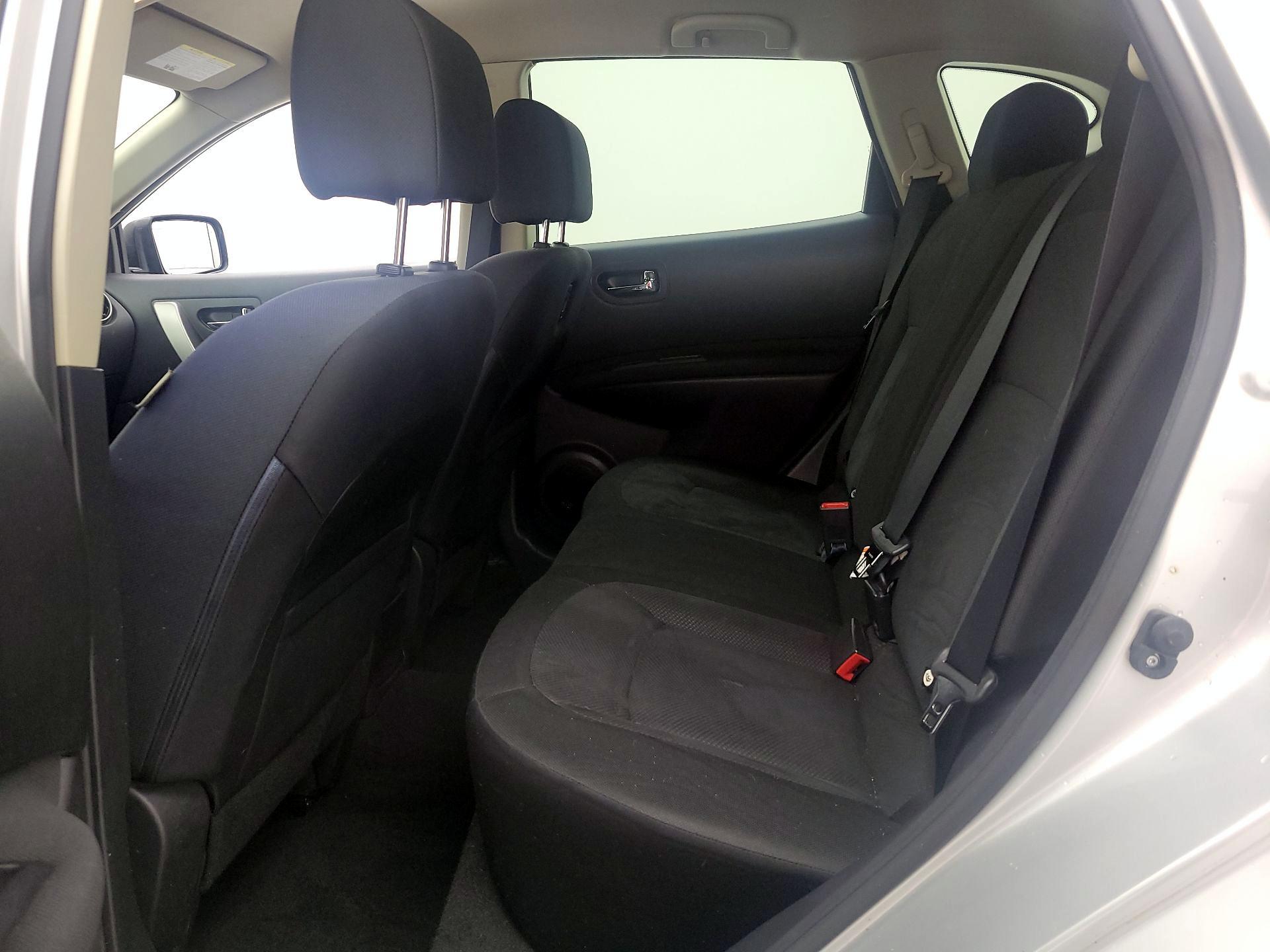Thumbnail: 2015 Nissan Rogue - 17
