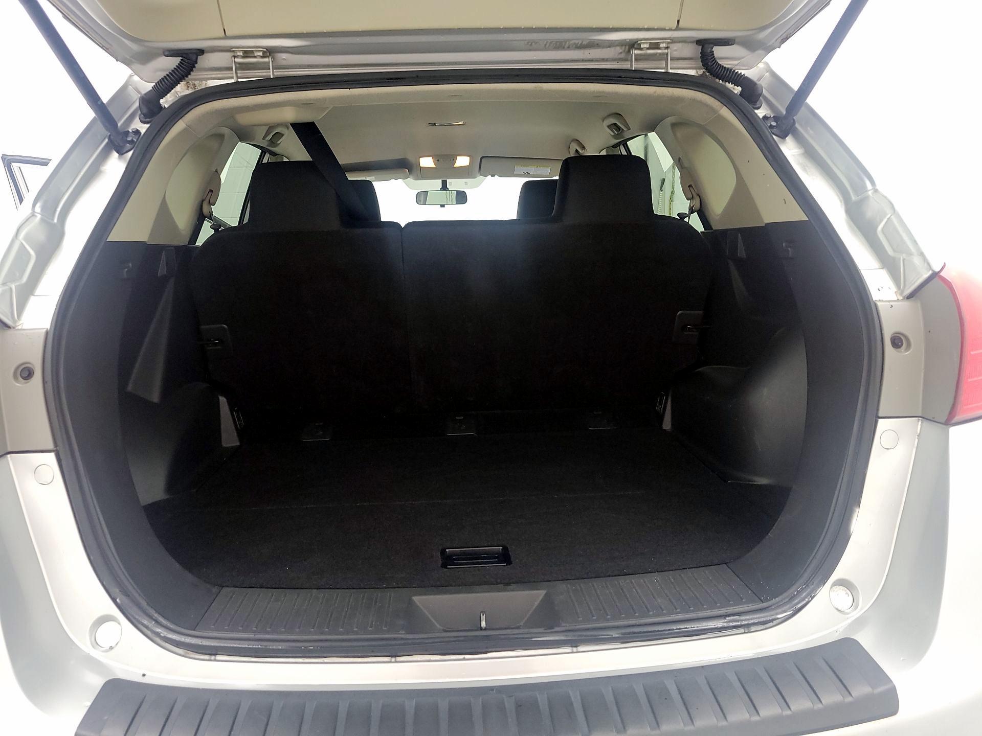 Thumbnail: 2015 Nissan Rogue - 18