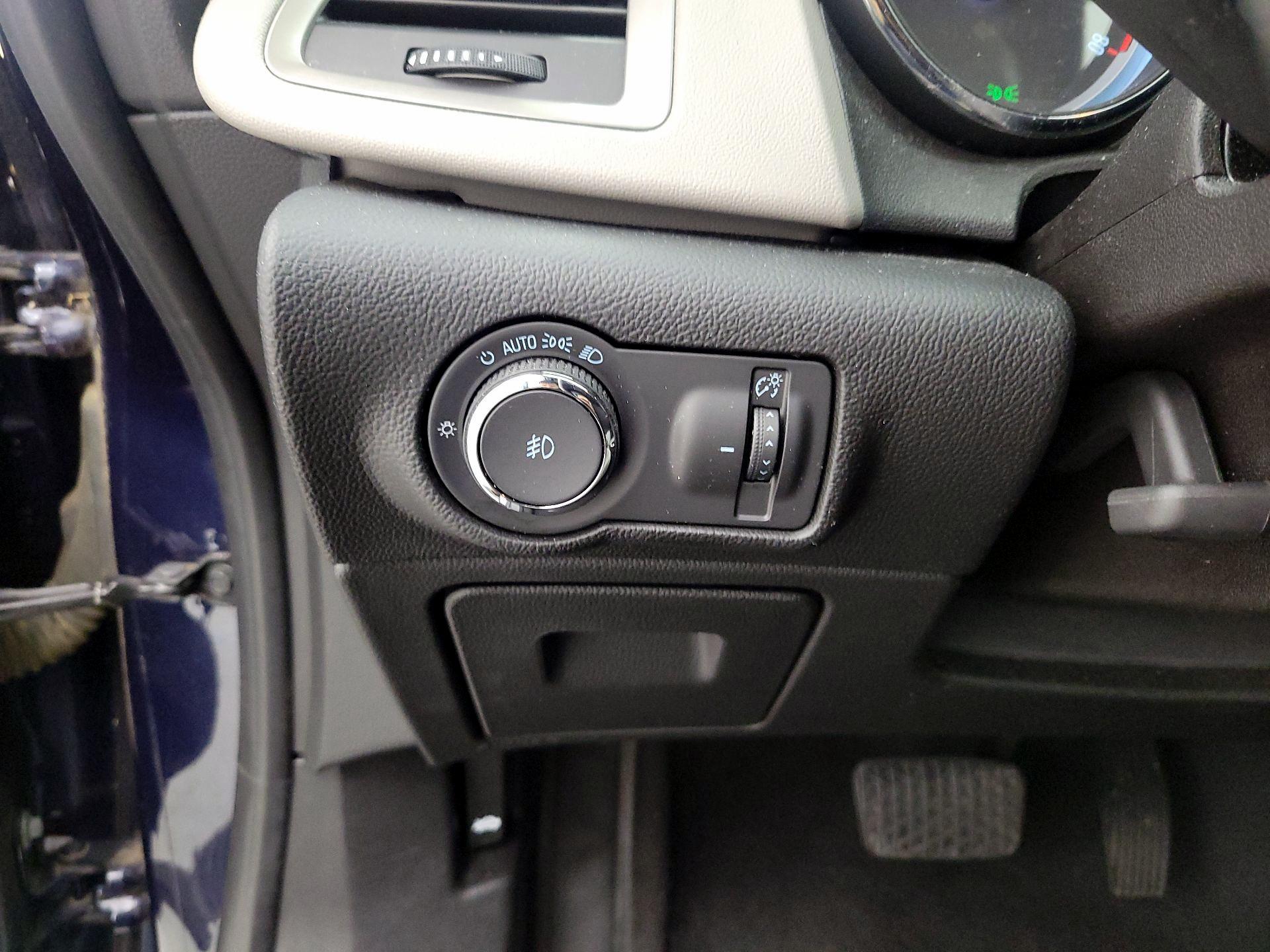 Thumbnail: 2015 Buick Verano - 13