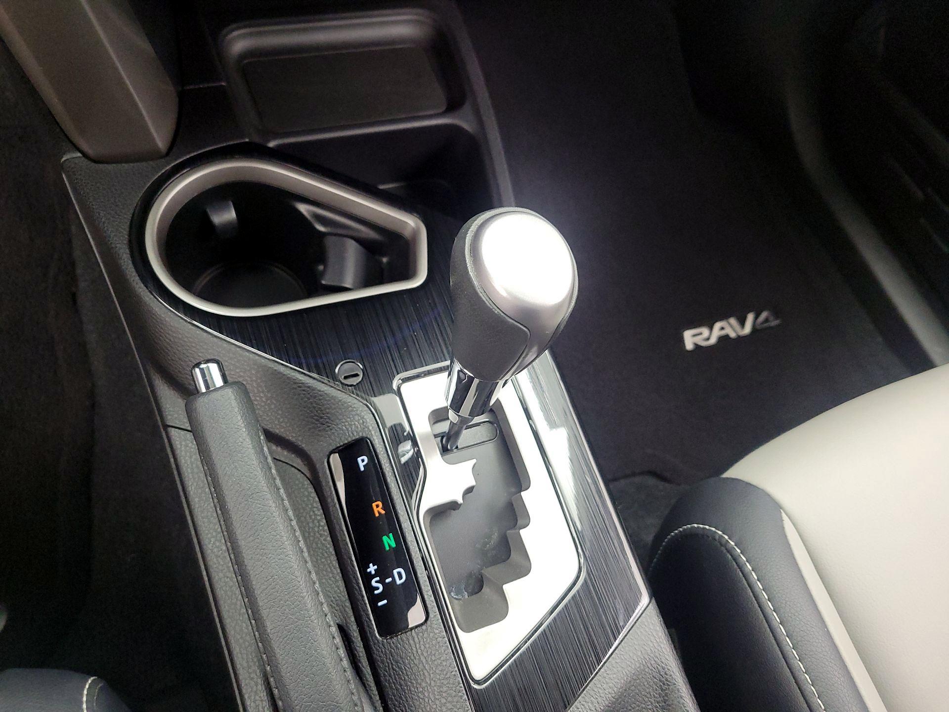 Thumbnail: 2017 Toyota RAV4 - 17