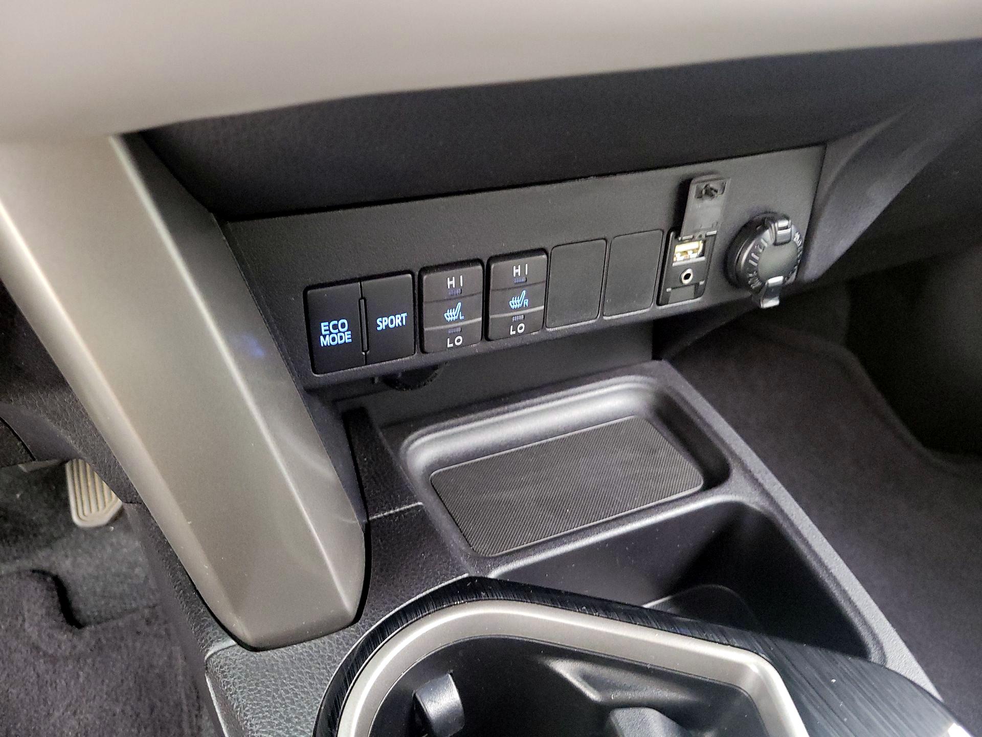 Thumbnail: 2017 Toyota RAV4 - 18