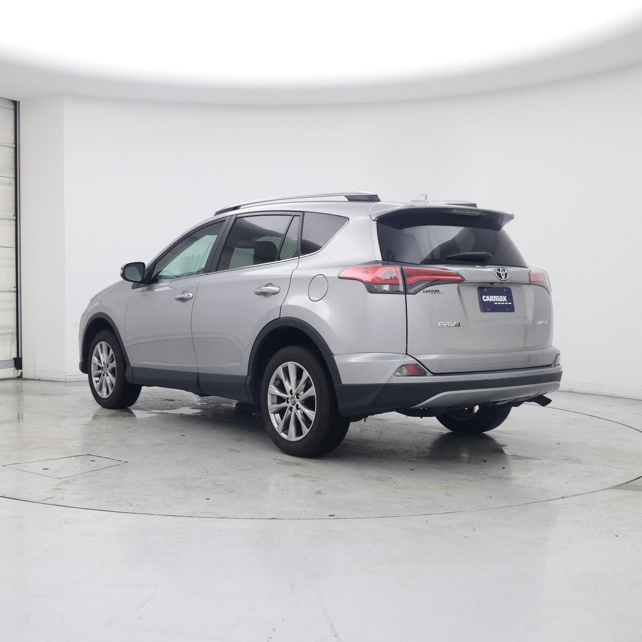 Thumbnail: 2017 Toyota RAV4 - 2