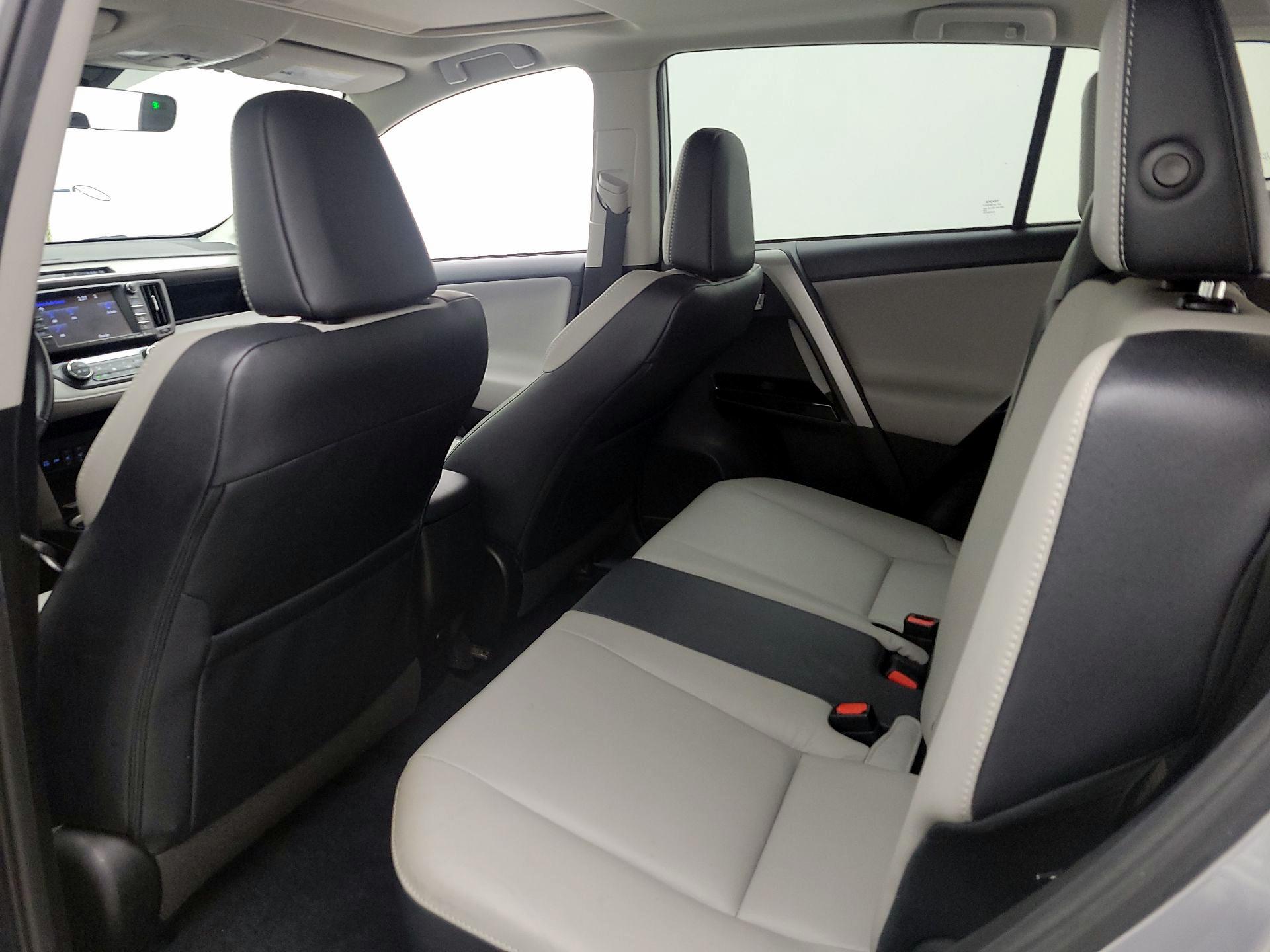 Thumbnail: 2017 Toyota RAV4 - 20