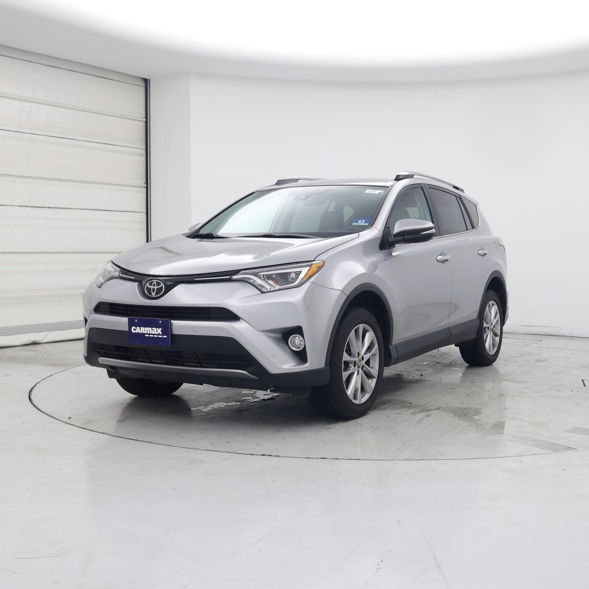 Thumbnail: 2017 Toyota RAV4 - 4