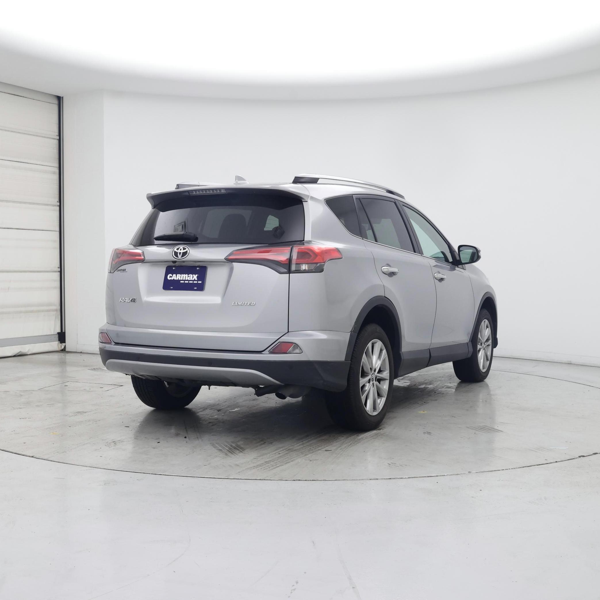 Thumbnail: 2017 Toyota RAV4 - 8