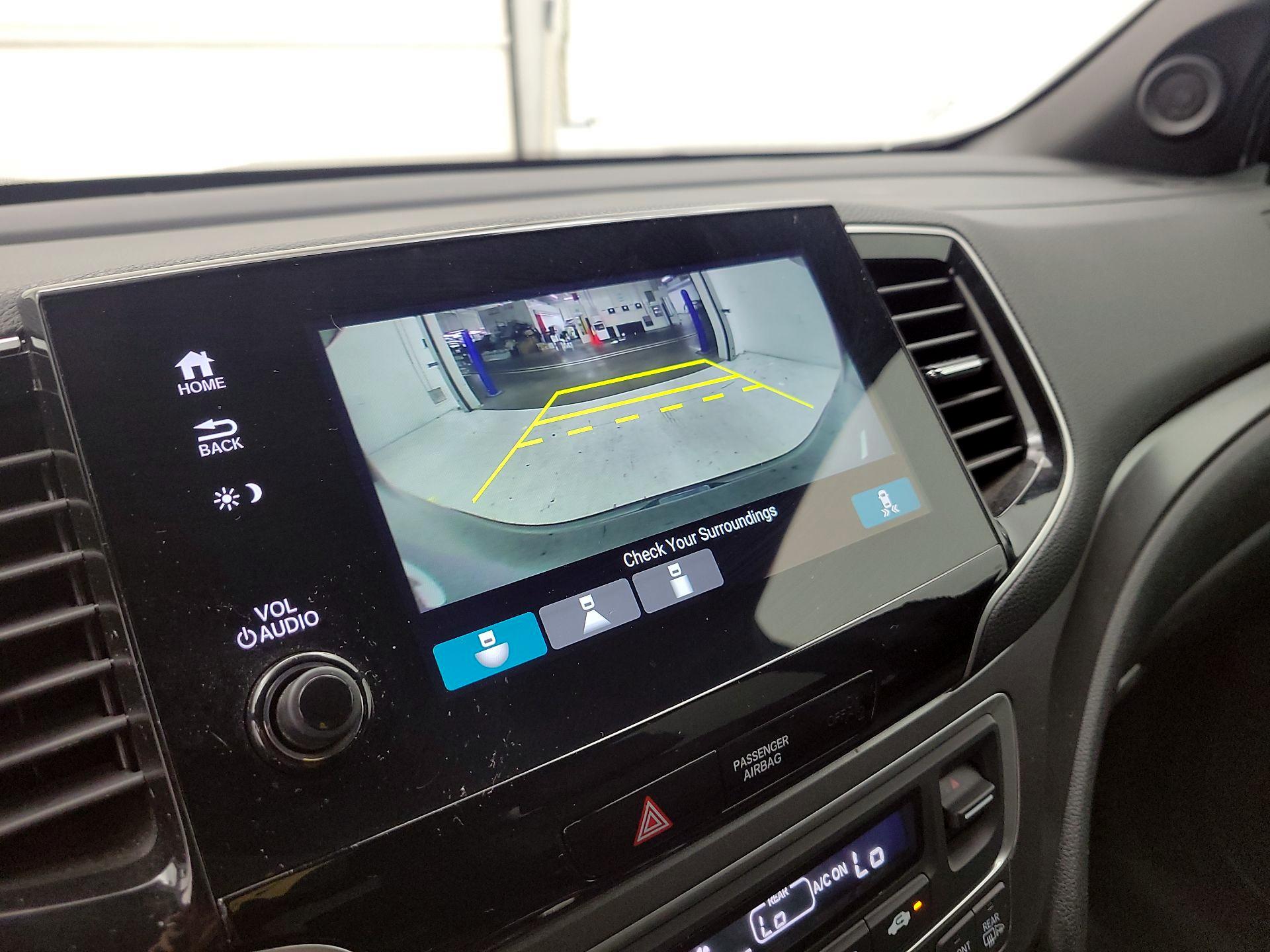 Thumbnail: 2019 Honda Passport - 14